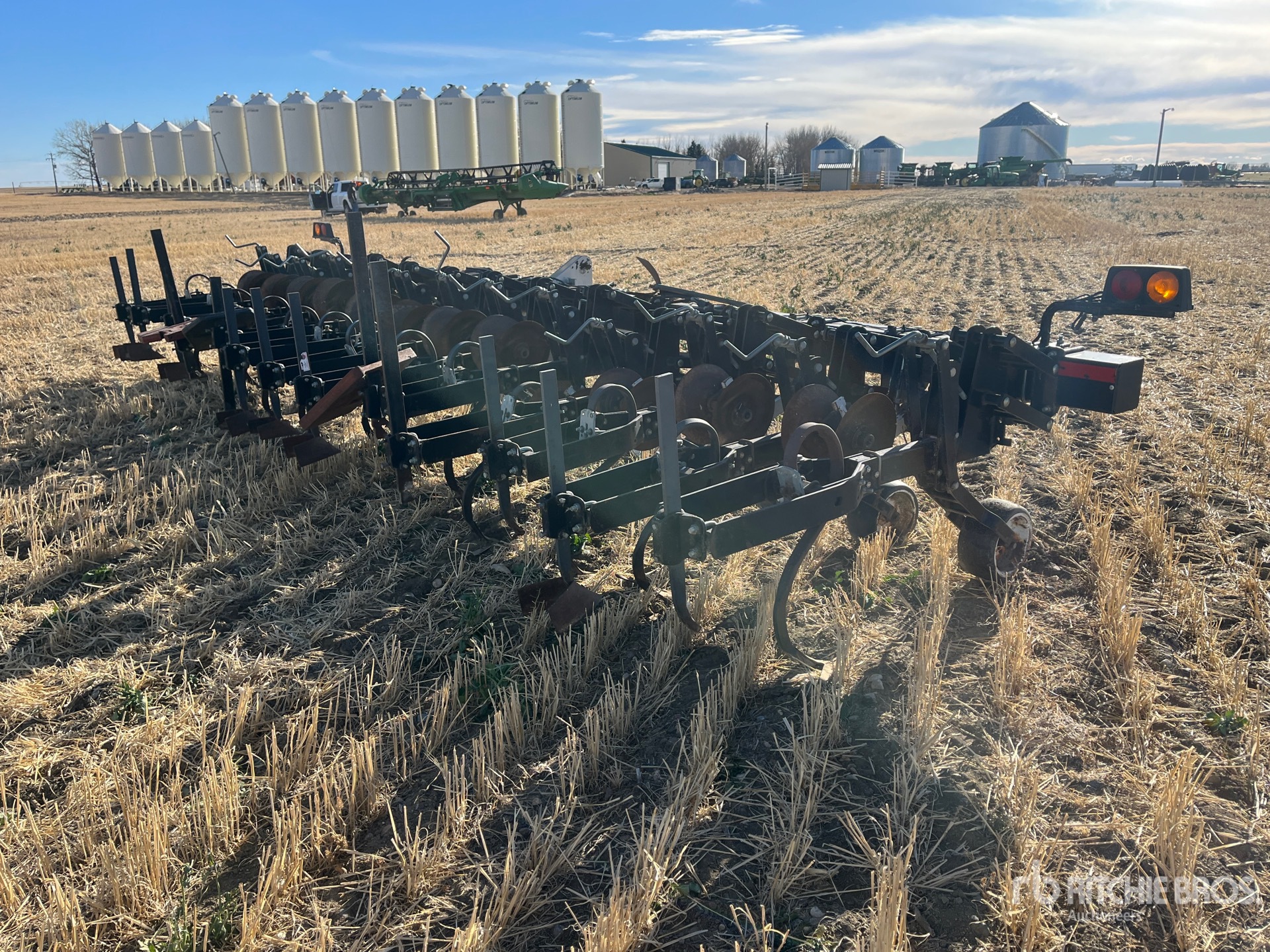 General Appearance with Foto, angolo anteriore sinistro