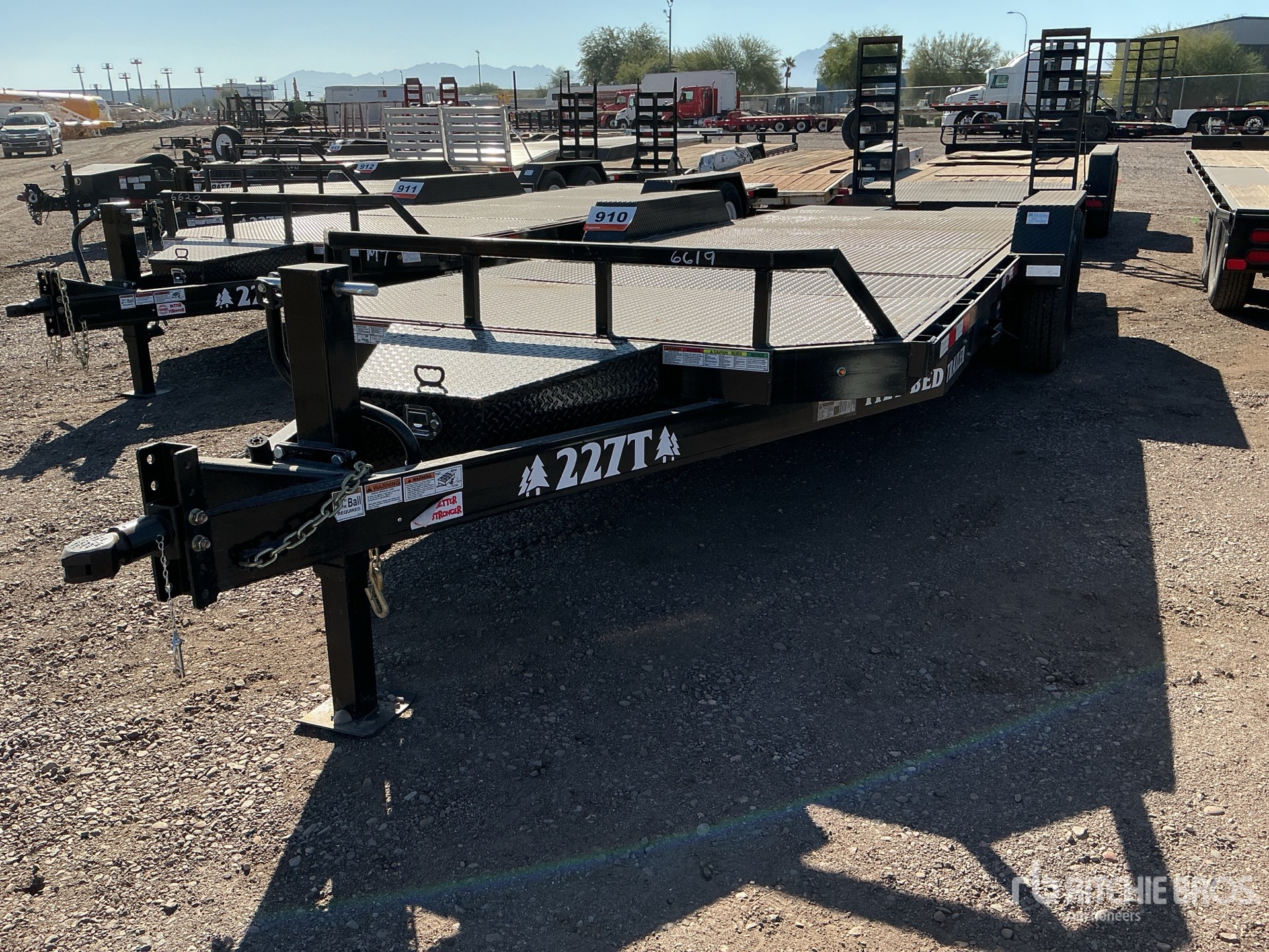 General Appearance with Featured Photo