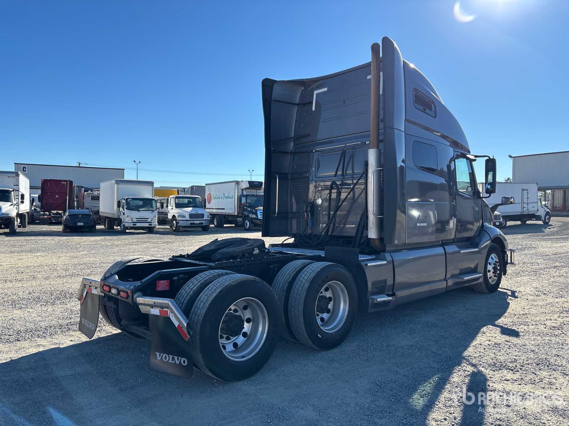 Aspect général with Image, coin arrière droit