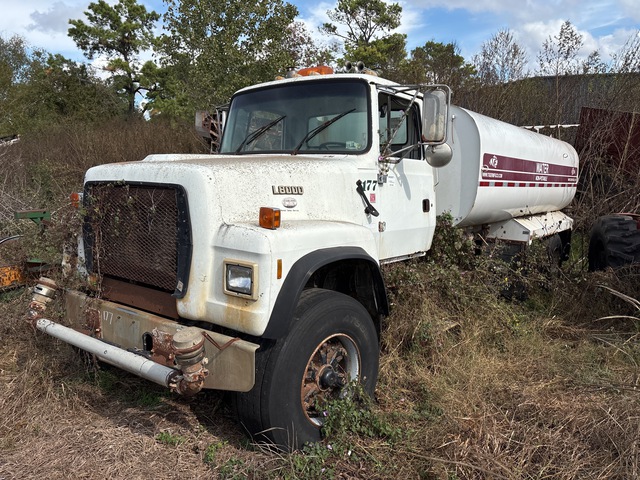 1996 Ford L8000 4000 gal 6x4 Water Truck (Inoperable)