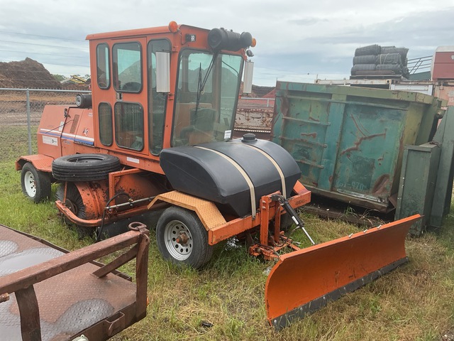 2014 Broce CRT350 Self-Propelled Broom