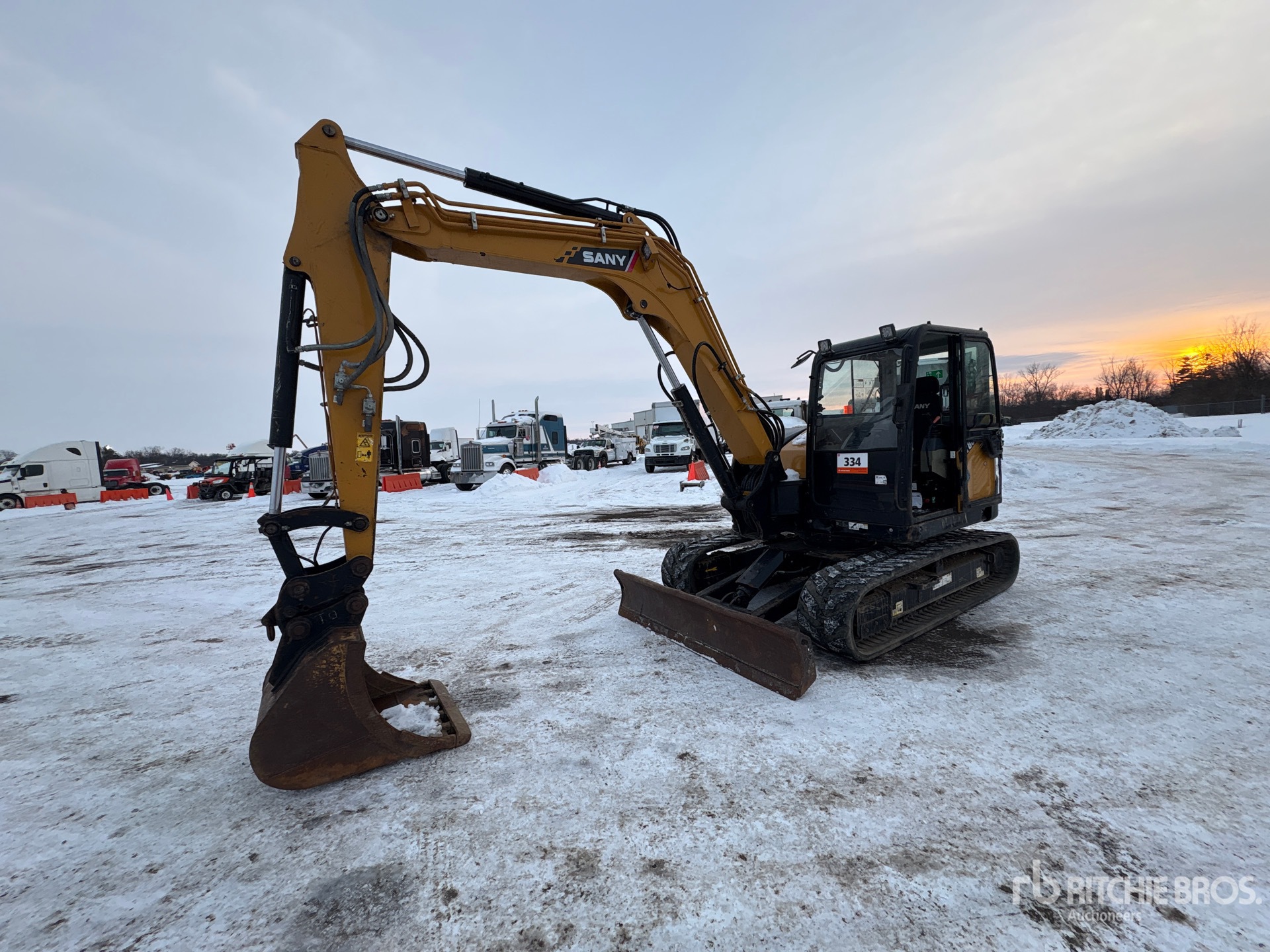 General Appearance with Picture, Left Front Corner