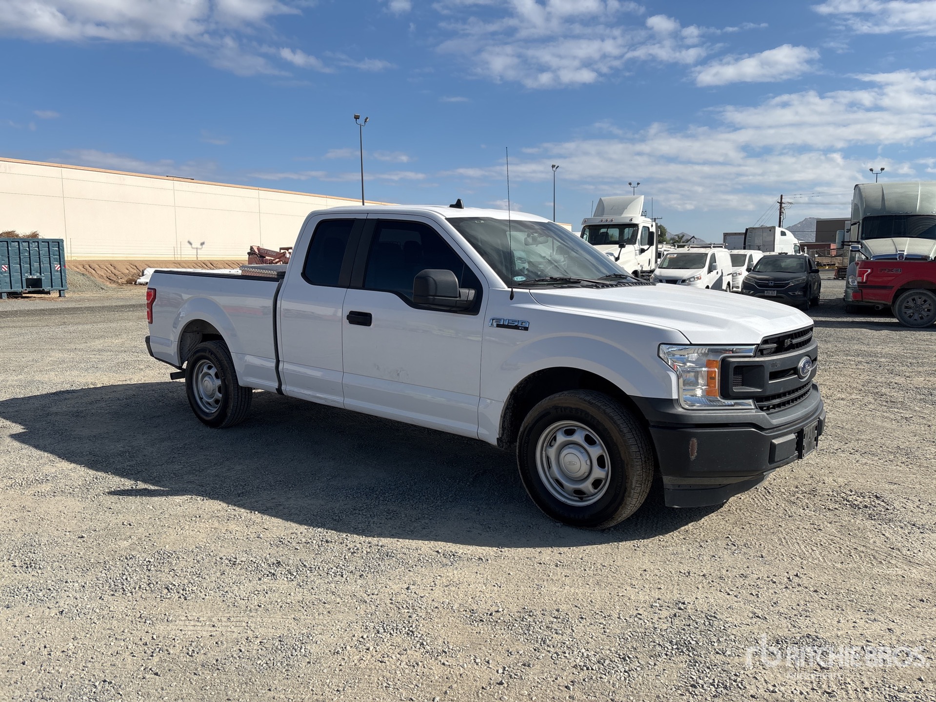 General Appearance with Foto, angolo anteriore destro