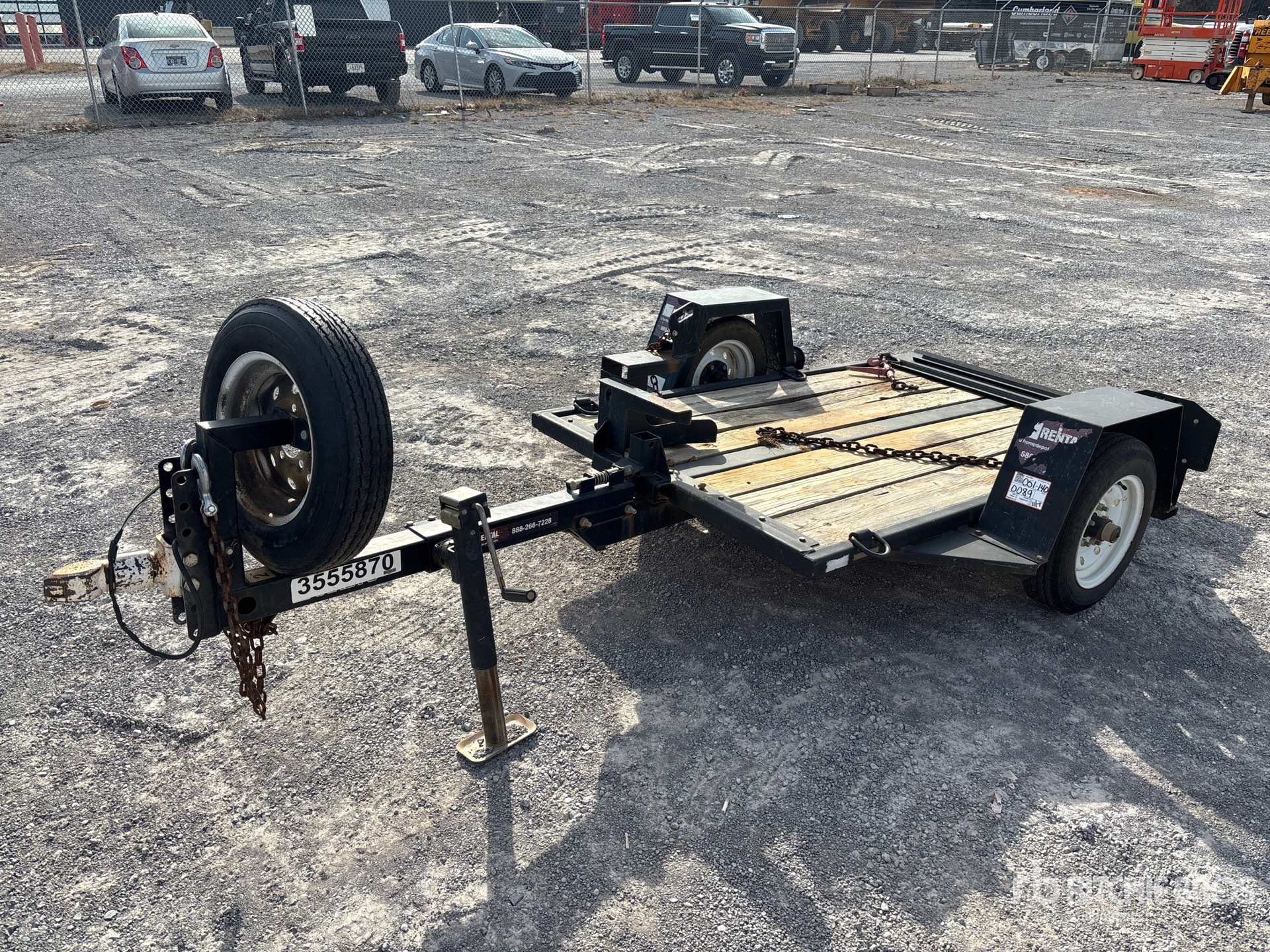 General Appearance with Picture, Left Front Corner