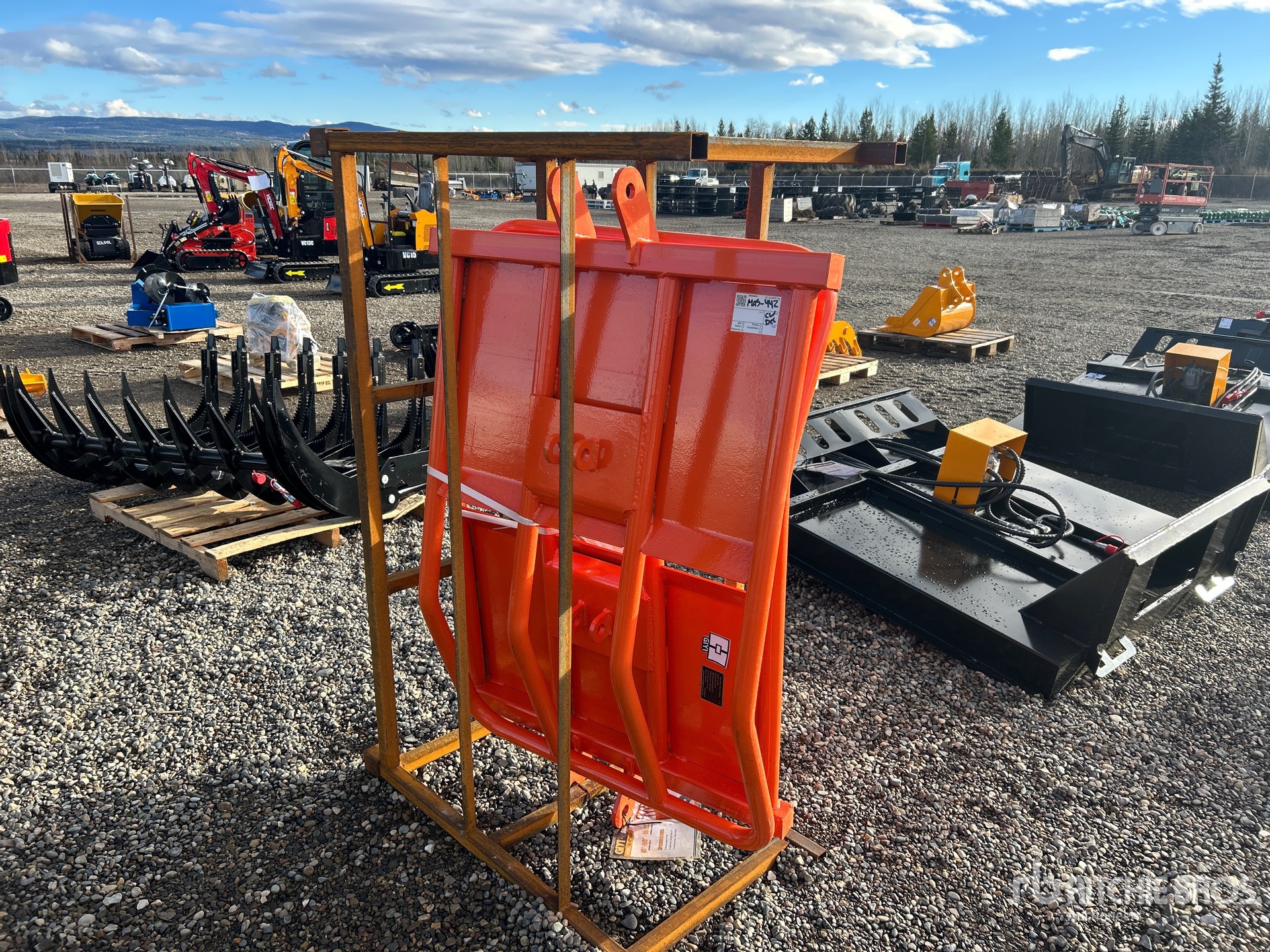 General Appearance with Picture, Left Front Corner