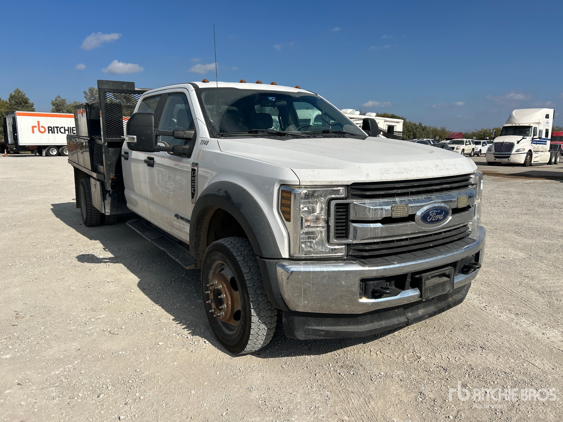 Aspect général with Image, coin avant droit