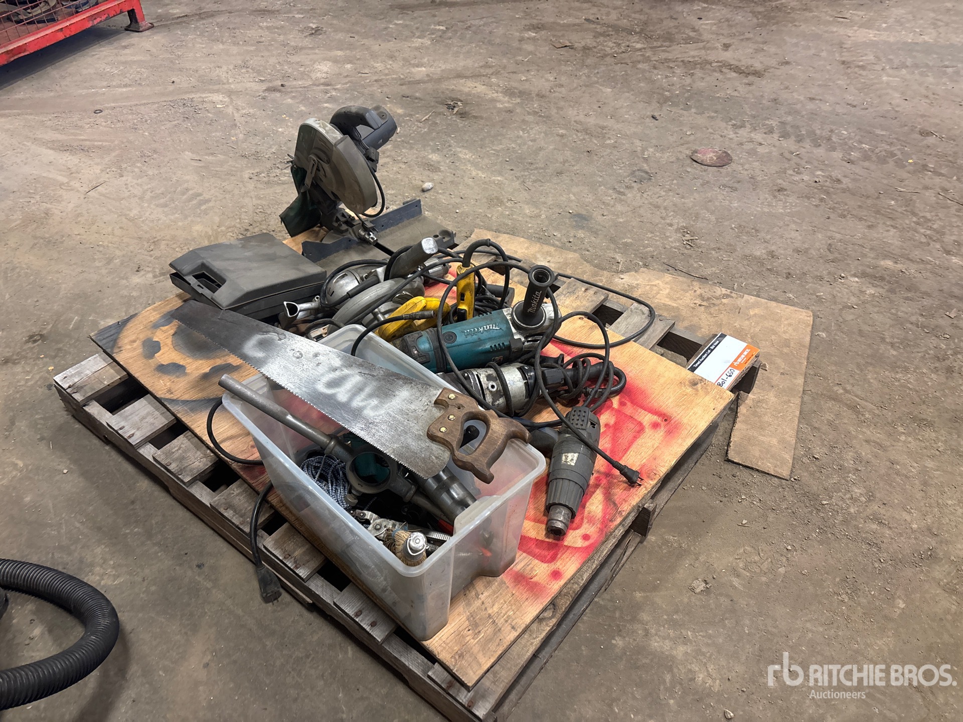 General Appearance with Bild, Ecke vorne rechts