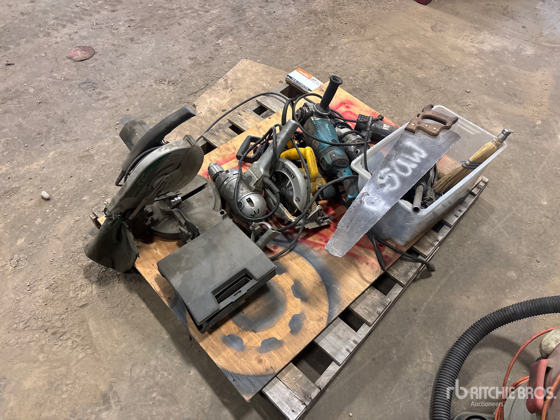 General Appearance with Bild, Ecke hinten rechts