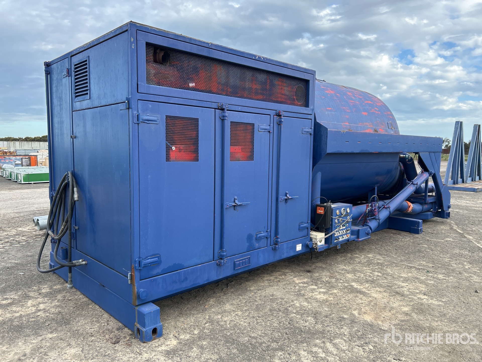 General Appearance with Bild, Ecke vorne links