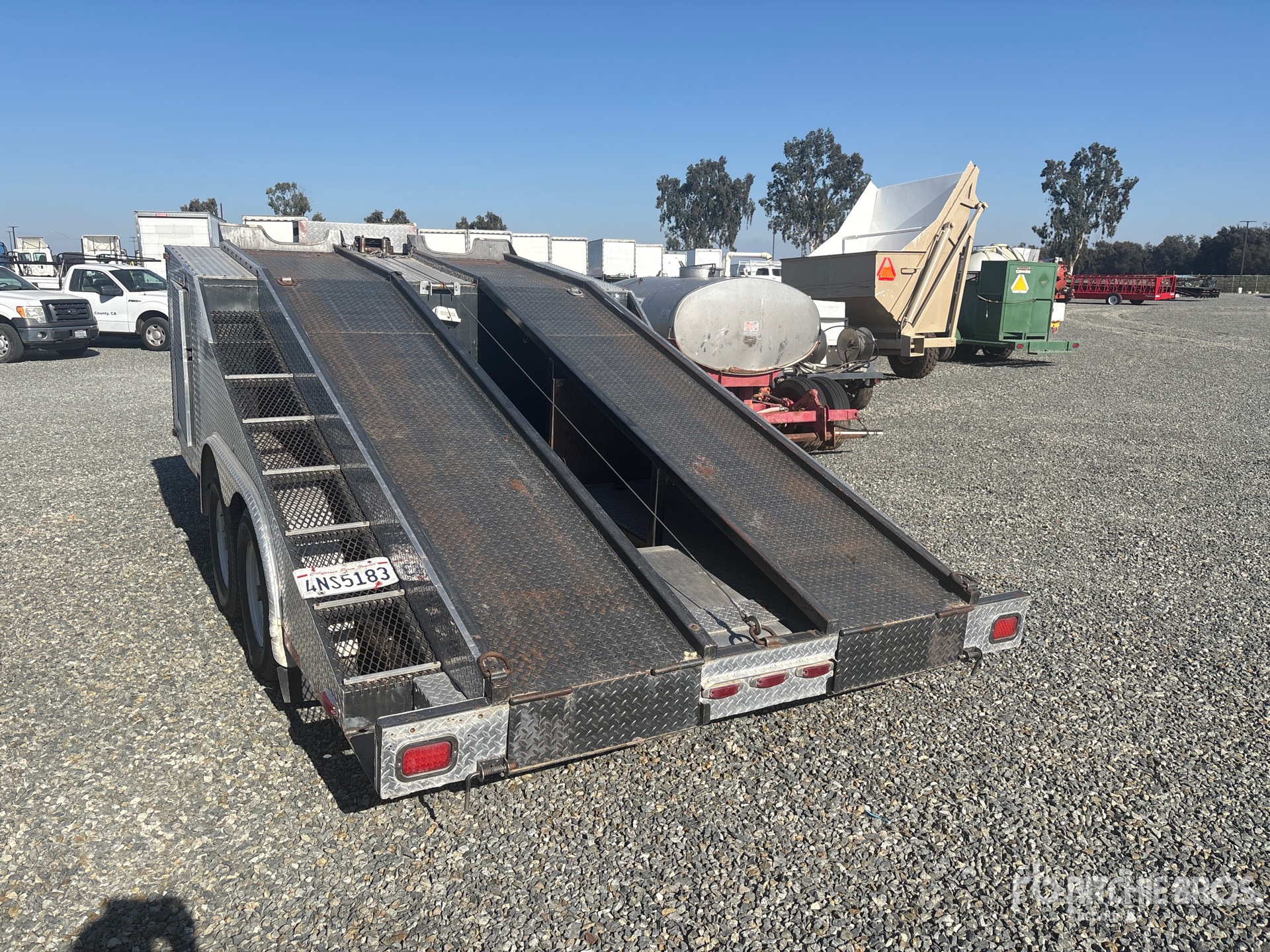 General Appearance with Imagen: esquina trasera izquierda