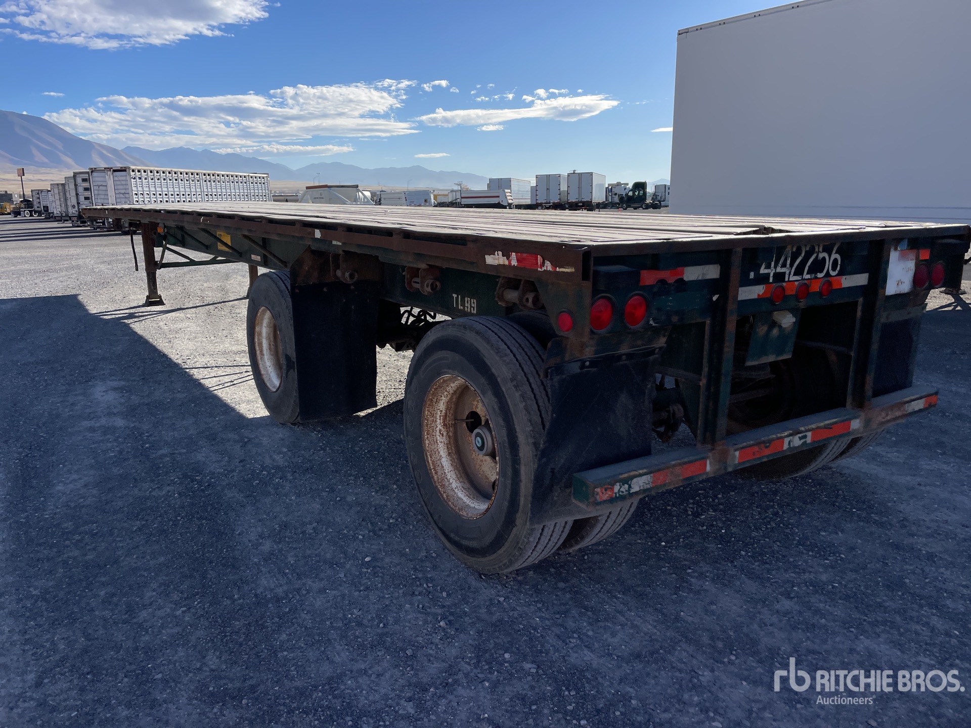 General Appearance with Bild, Ecke hinten links