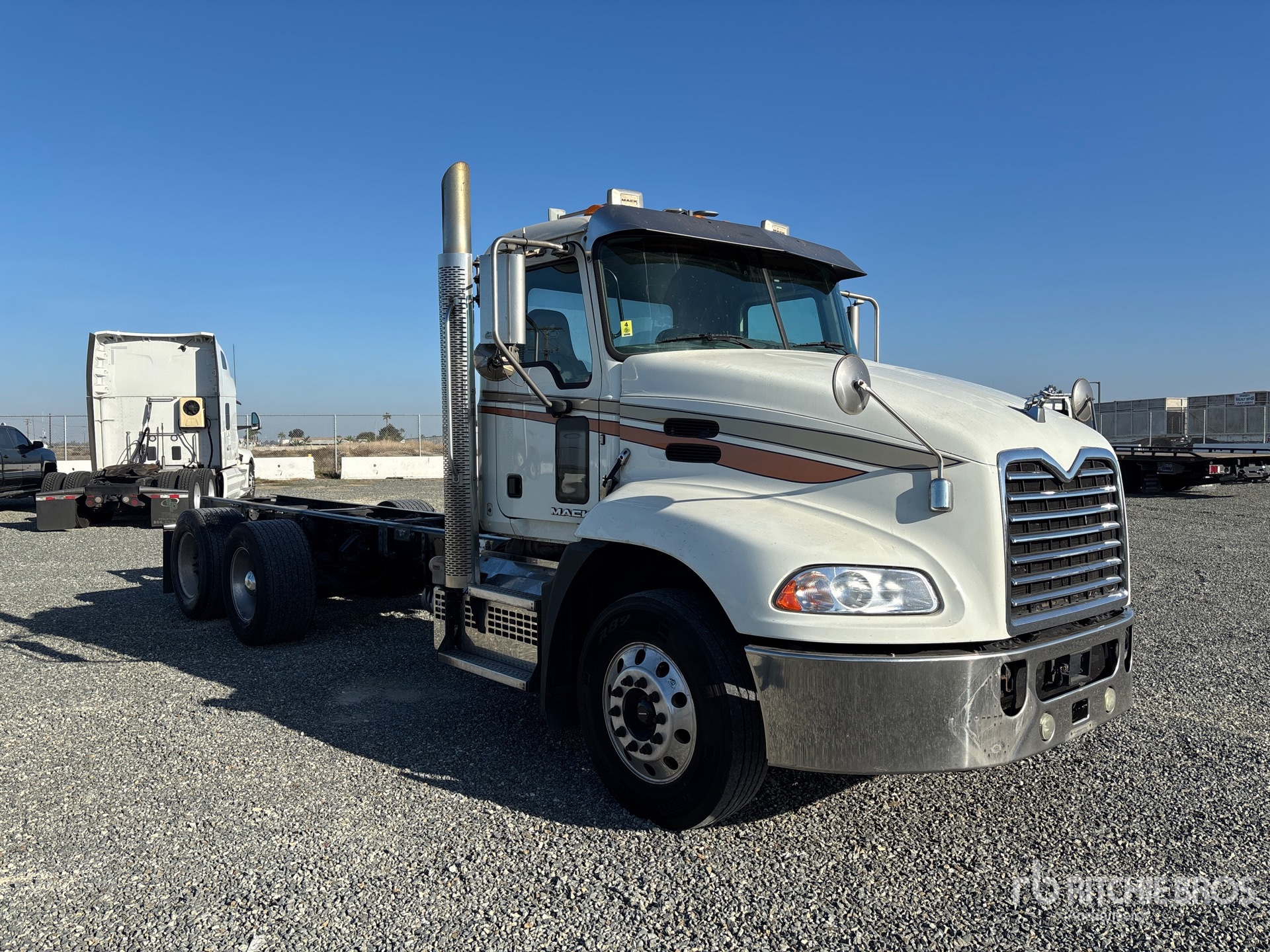 General Appearance with Bild, Ecke vorne rechts