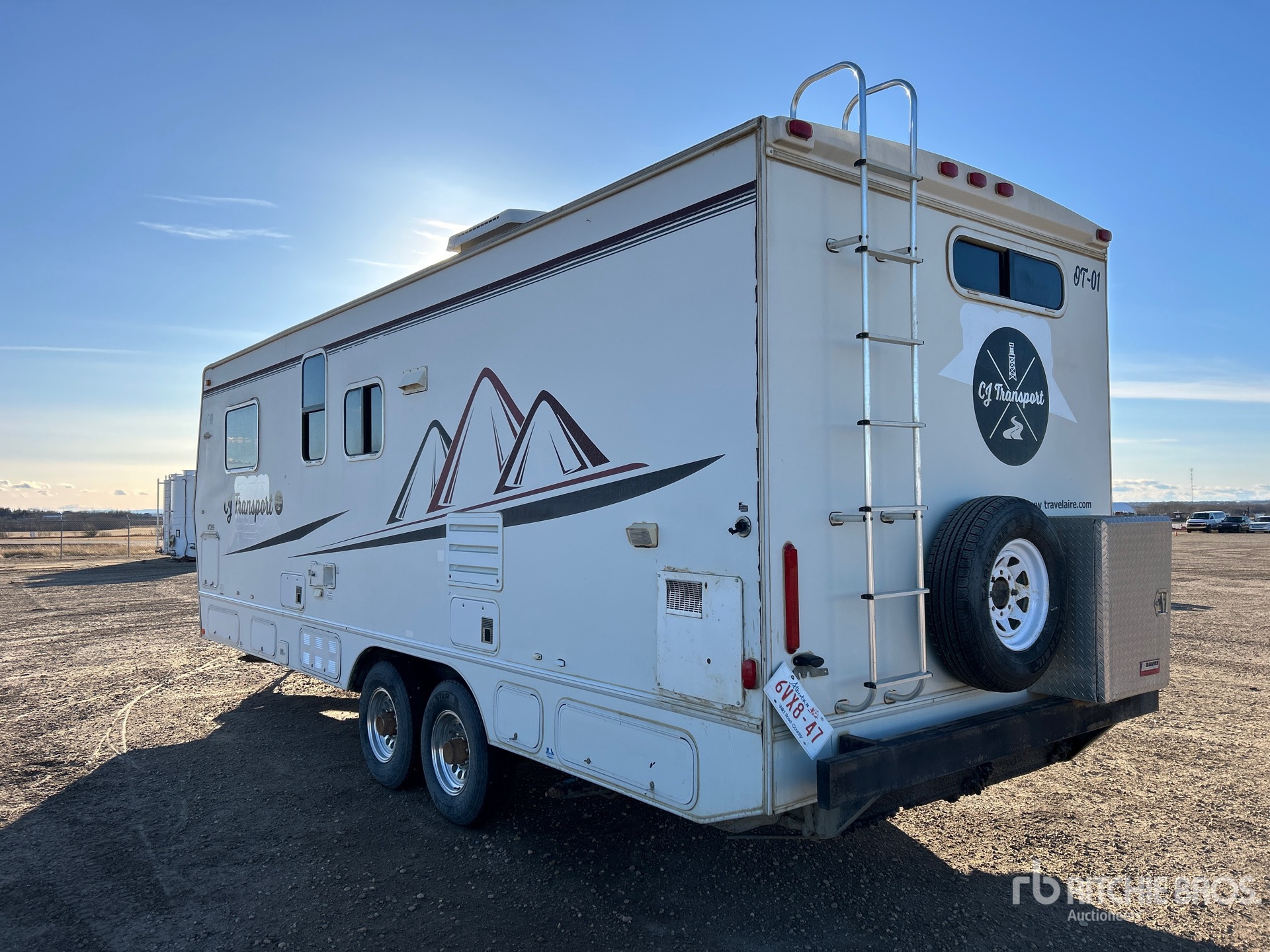 General Appearance with Foto, angolo posteriore sinistro