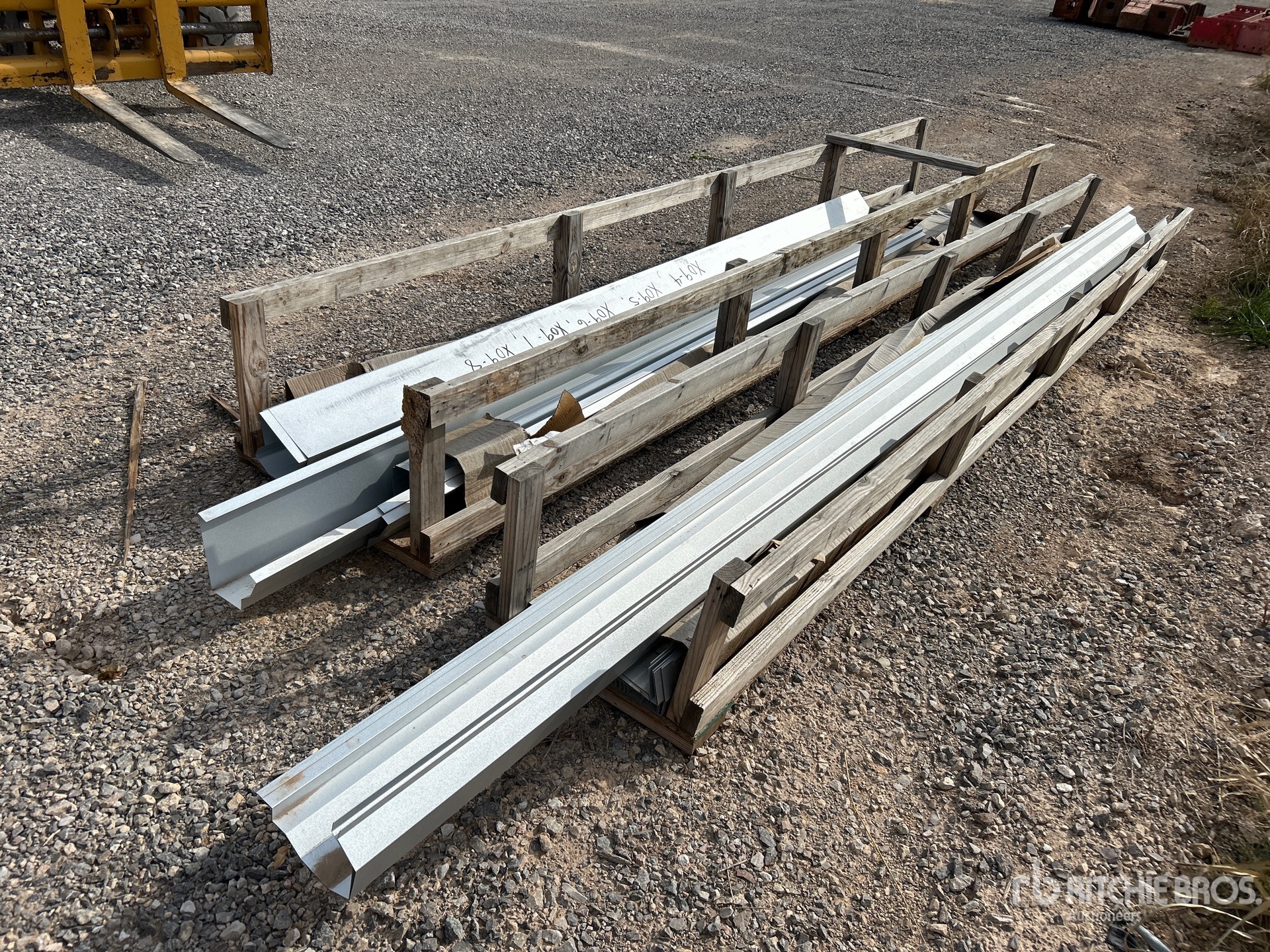 General Appearance with Bild, Ecke hinten links