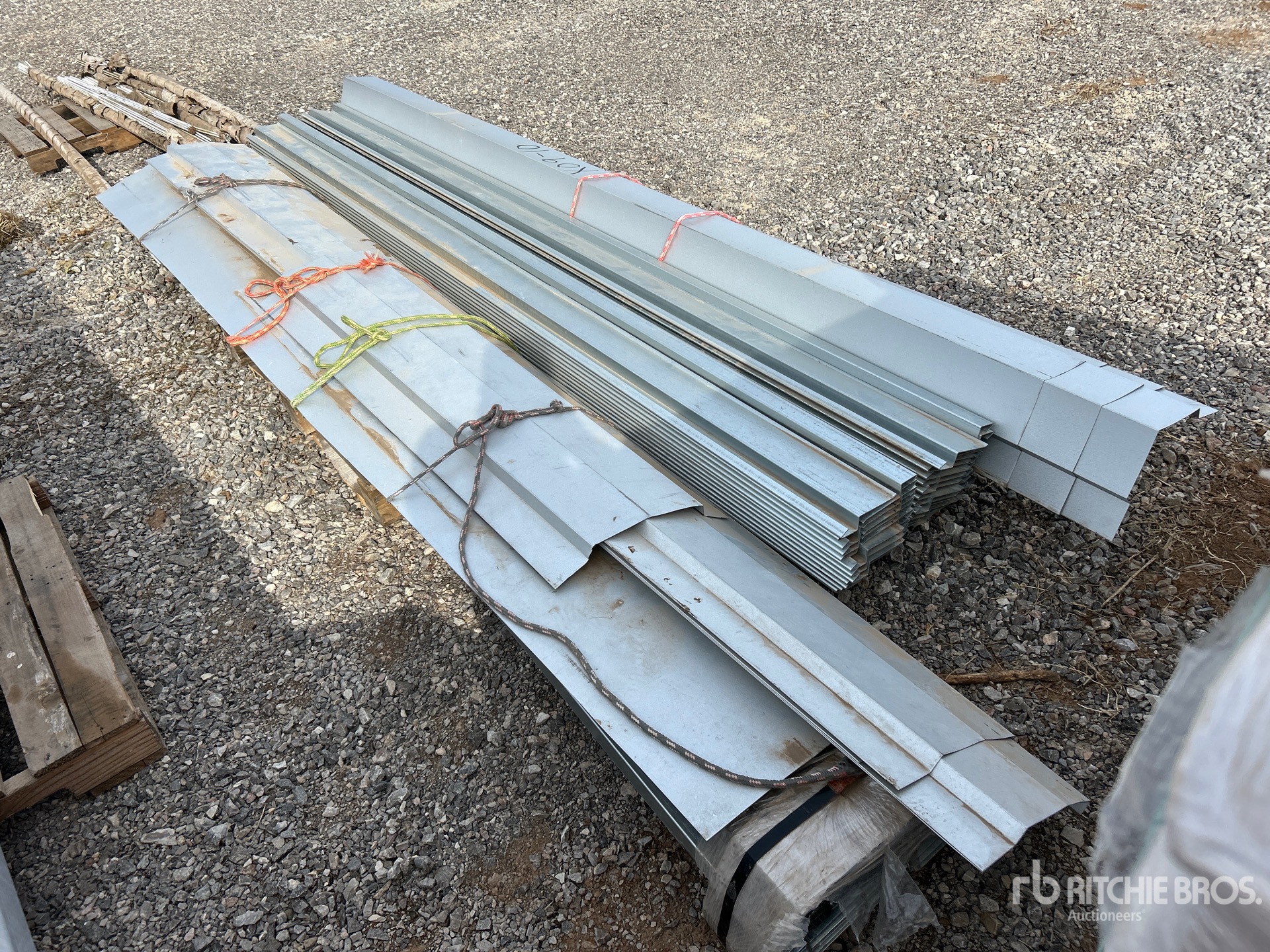 General Appearance with Foto, angolo anteriore sinistro