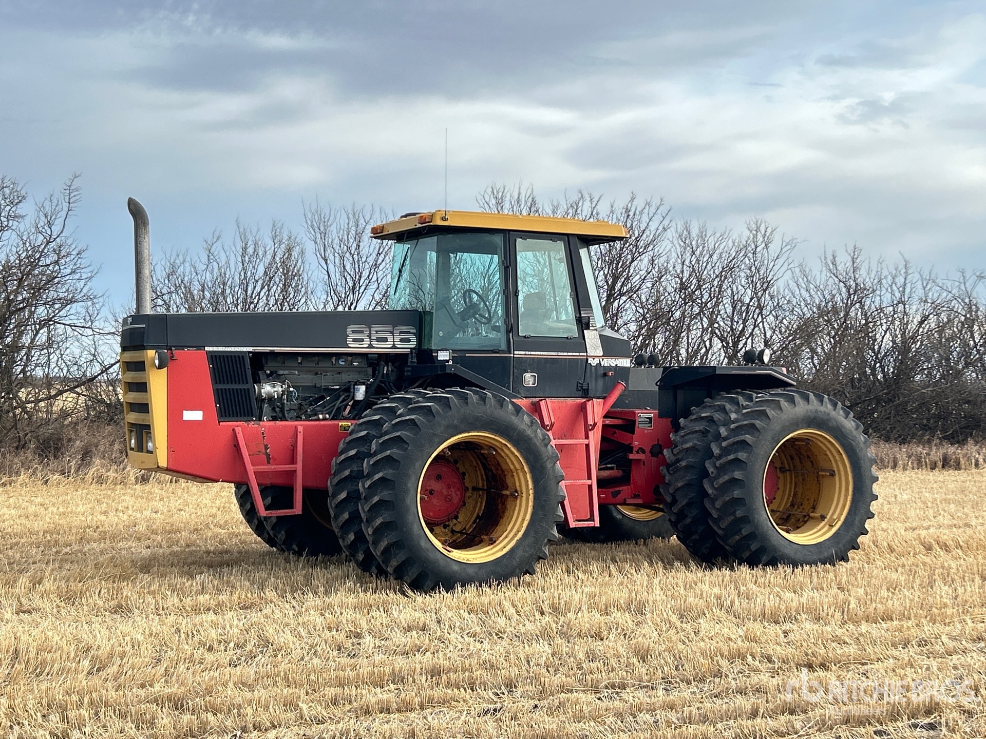 General Appearance with Foto, angolo anteriore sinistro