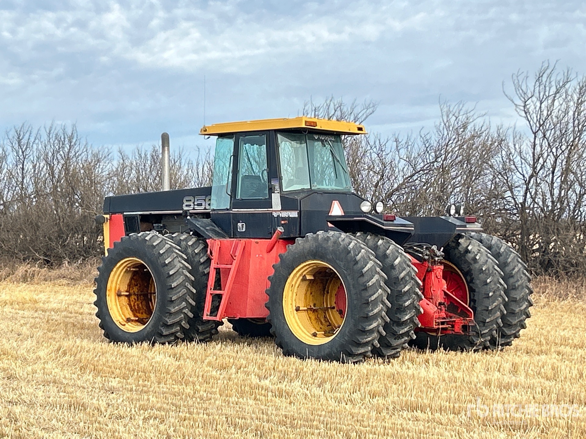 General Appearance with Foto, angolo posteriore sinistro