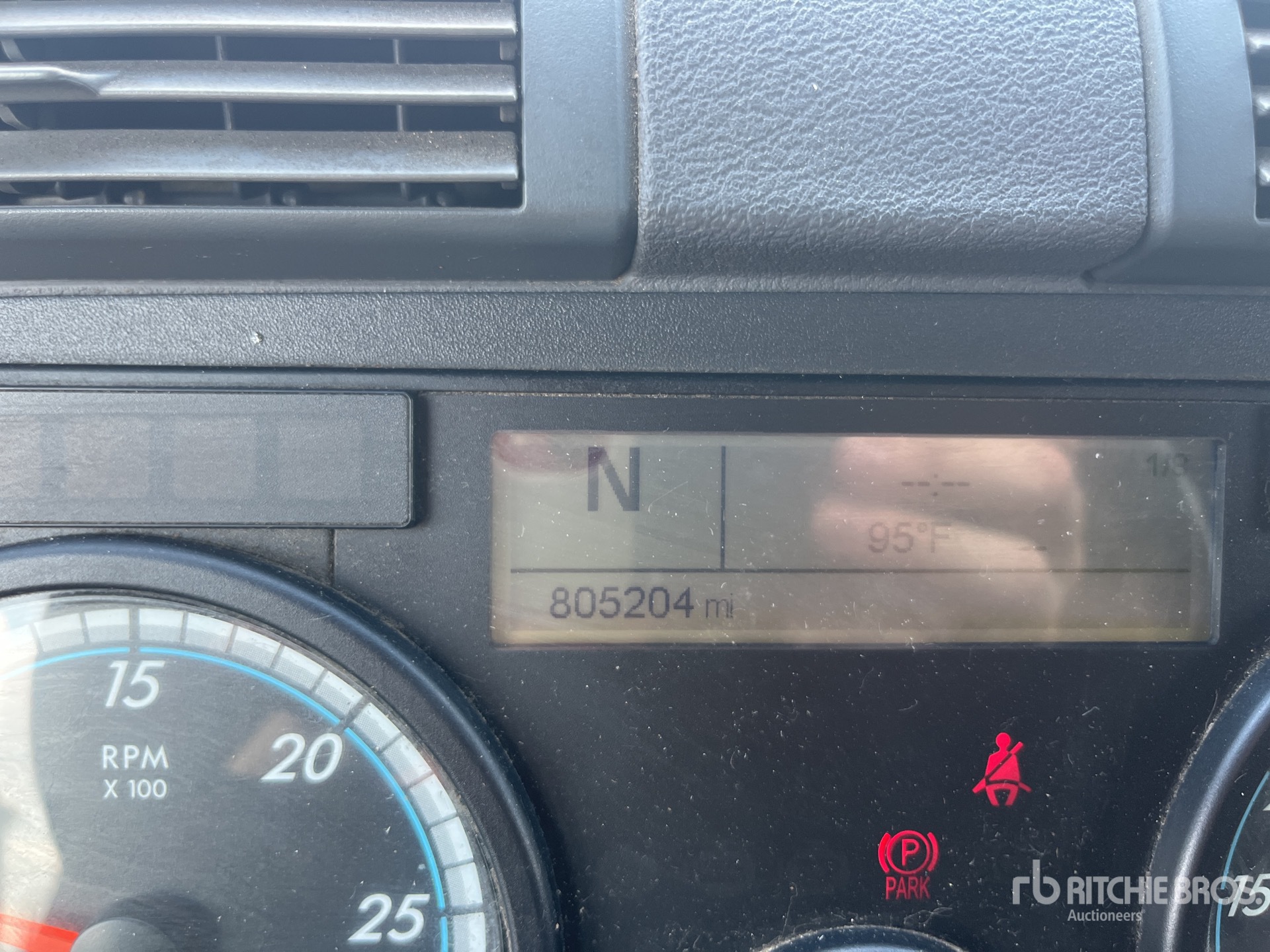 General Appearance with Horímetro / Odómetro