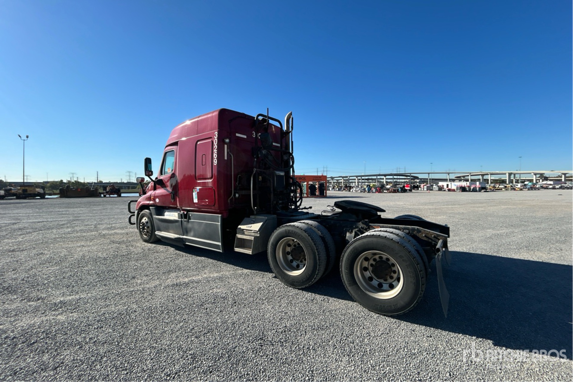 Aspect général with Image, coin arrière gauche