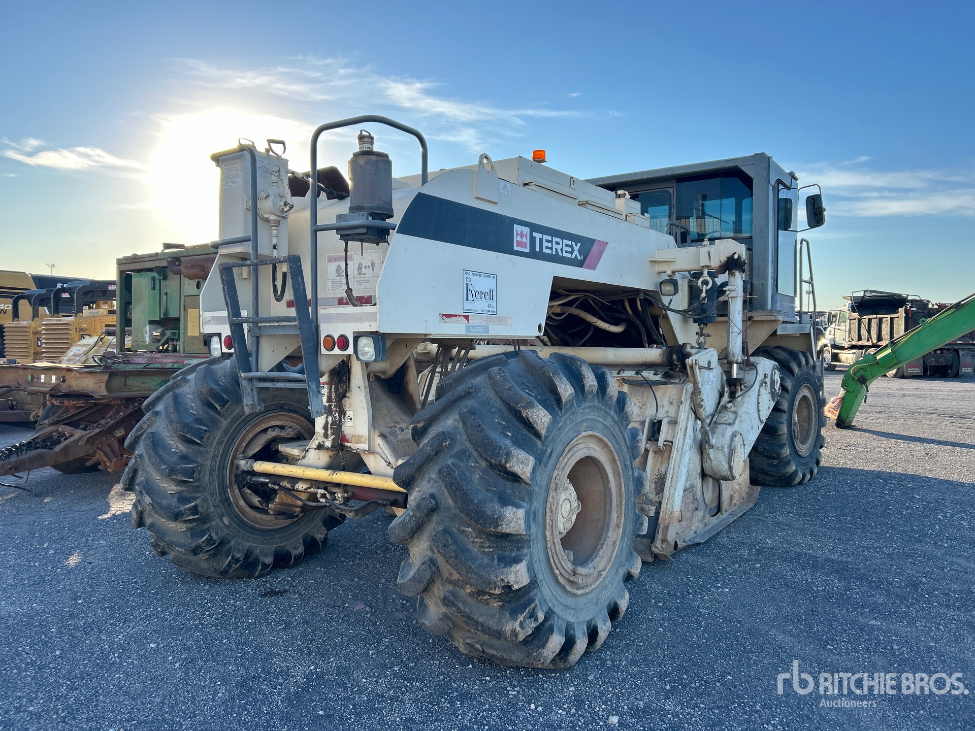 General Appearance with Picture, Right Rear Corner