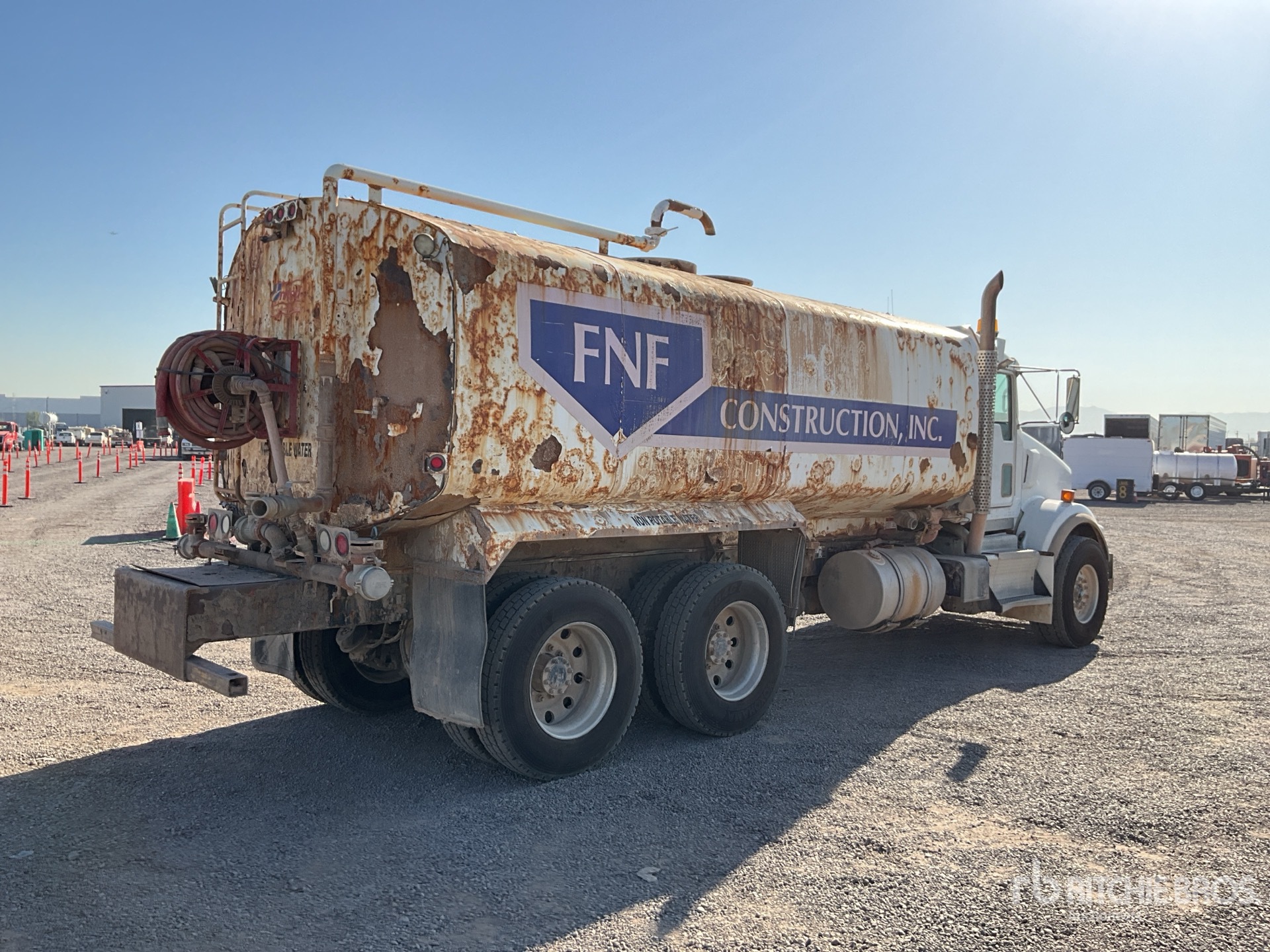 General Appearance with Imagen: esquina trasera derecha