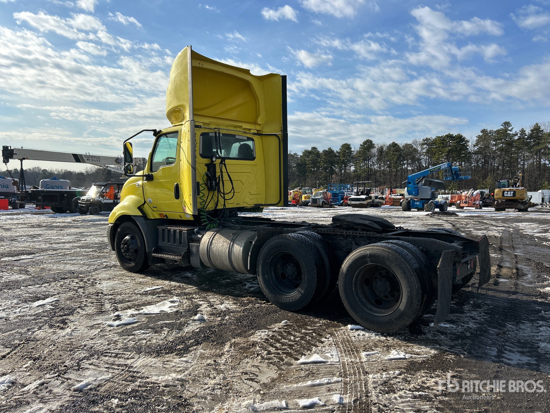 Aspect général with Image, coin arrière gauche