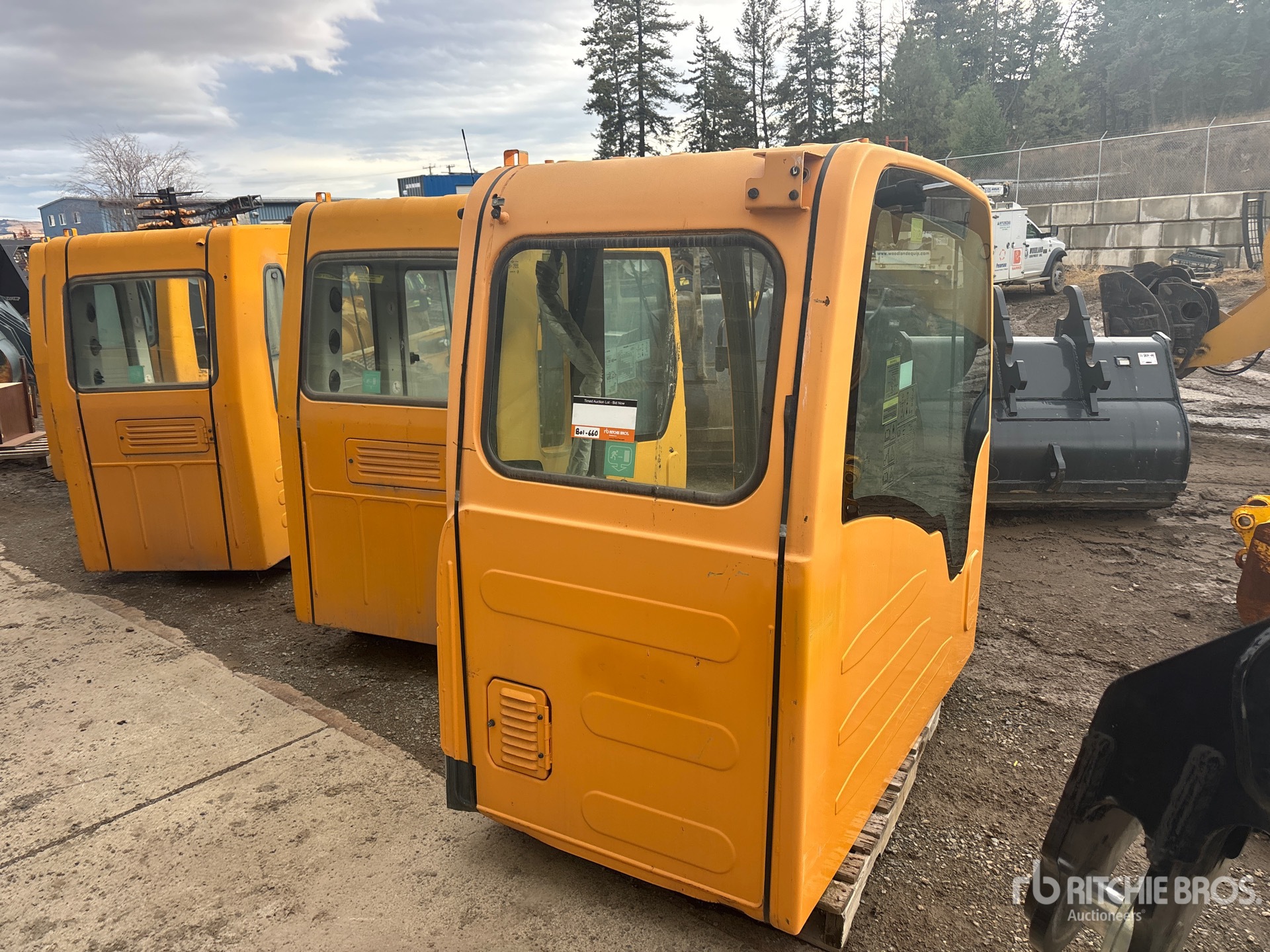 General Appearance with Bild, Ecke hinten rechts