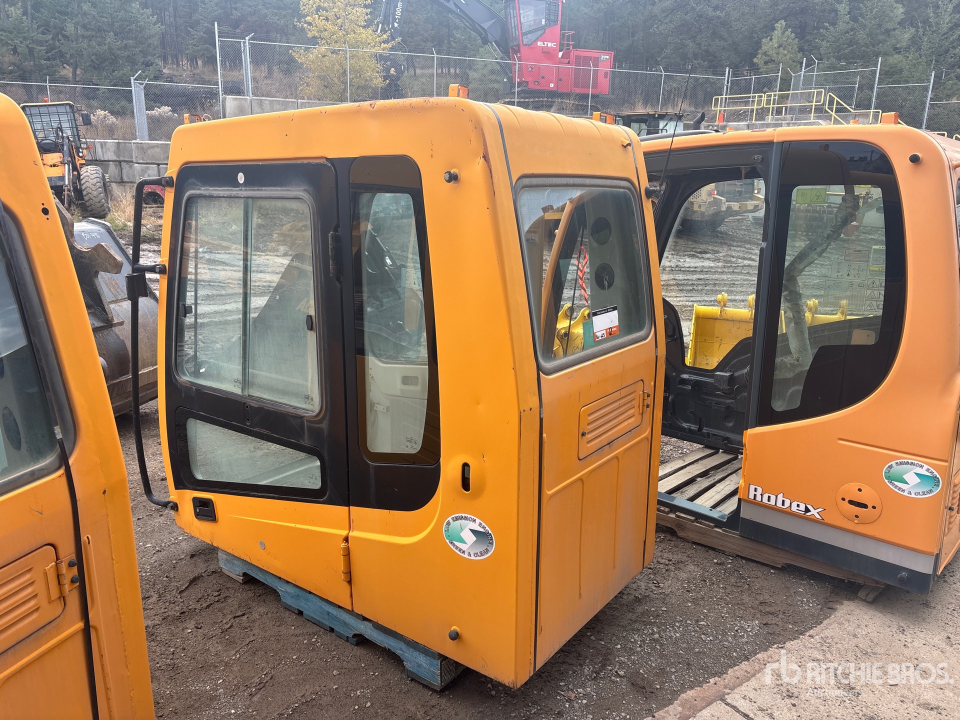 General Appearance with Bild, Ecke hinten links