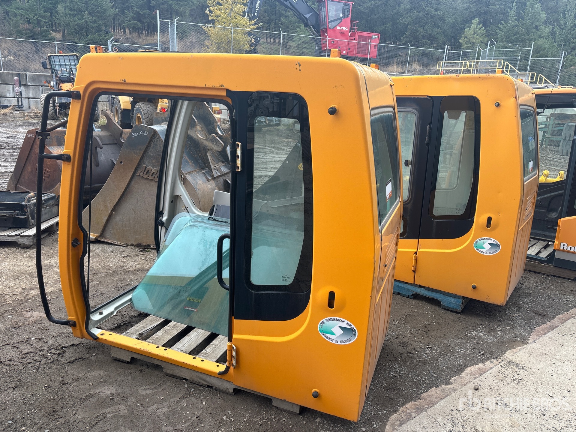 General Appearance with Bild, Ecke hinten links