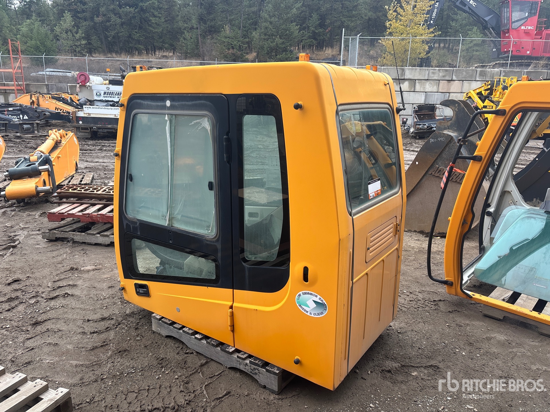 General Appearance with Bild, Ecke hinten links