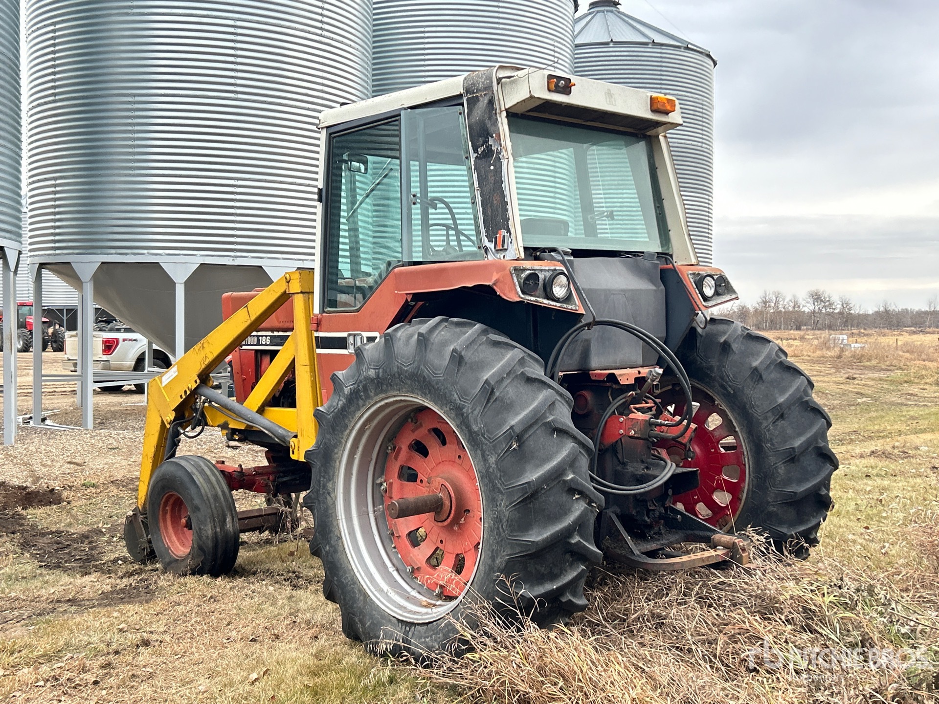 General Appearance with Foto, angolo posteriore sinistro