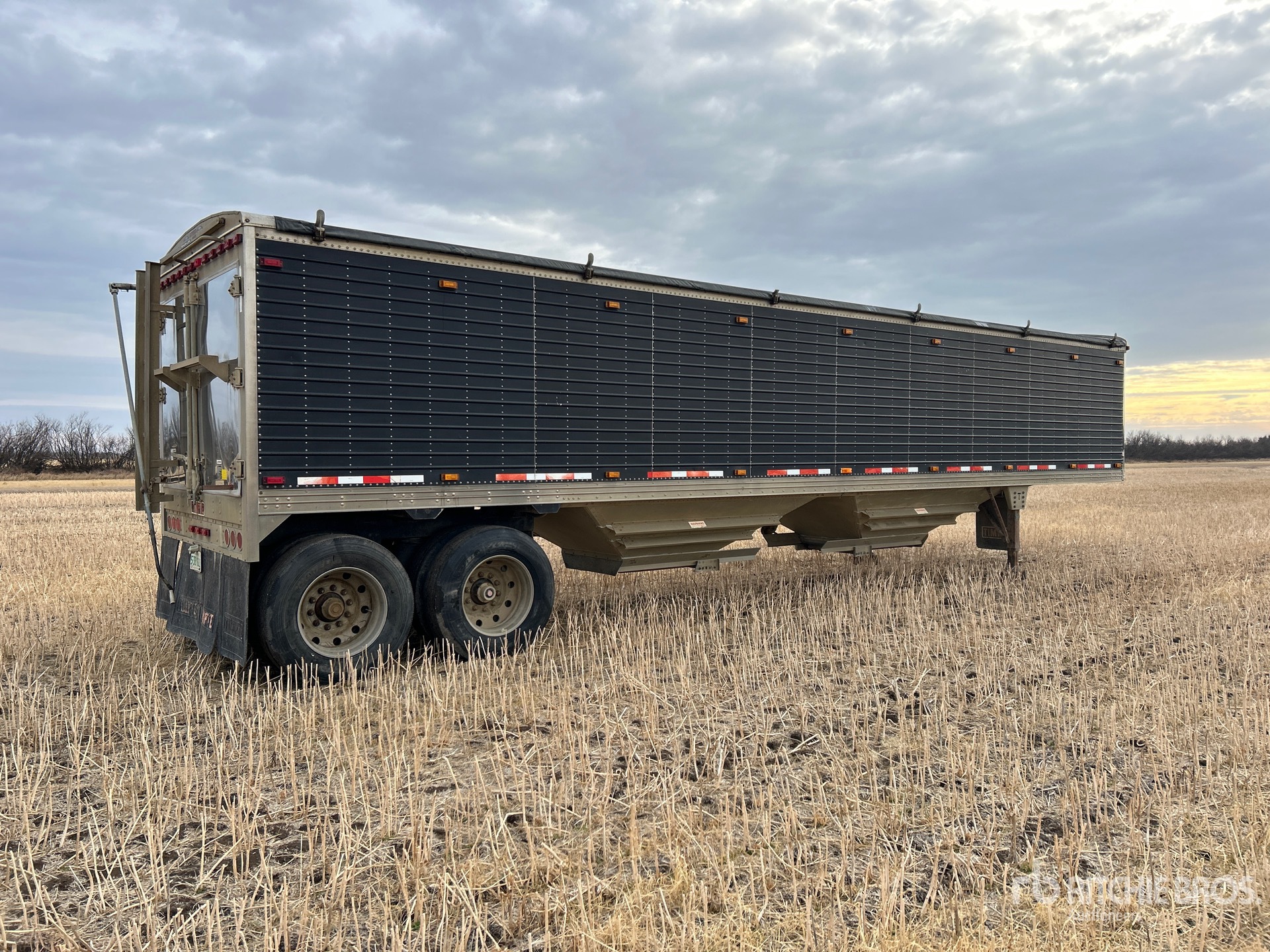 General Appearance with Foto, angolo anteriore sinistro