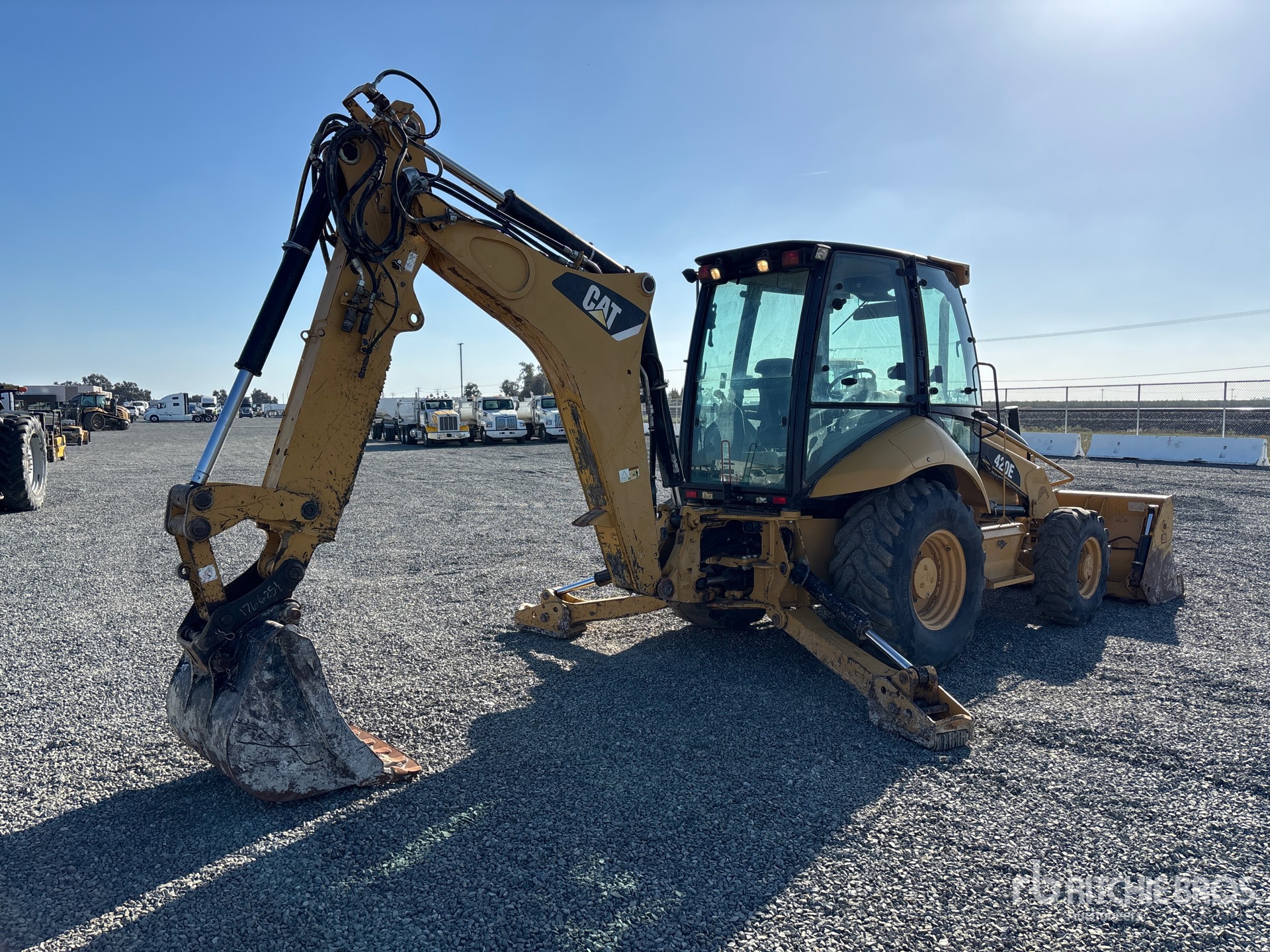 General Appearance with Foto, angolo anteriore sinistro