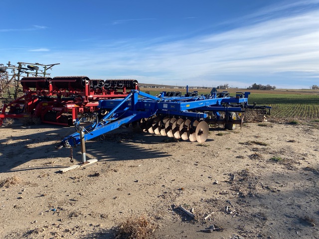 Landoll 2410-7-24 18 ft 6 in 7 Shank Ripper