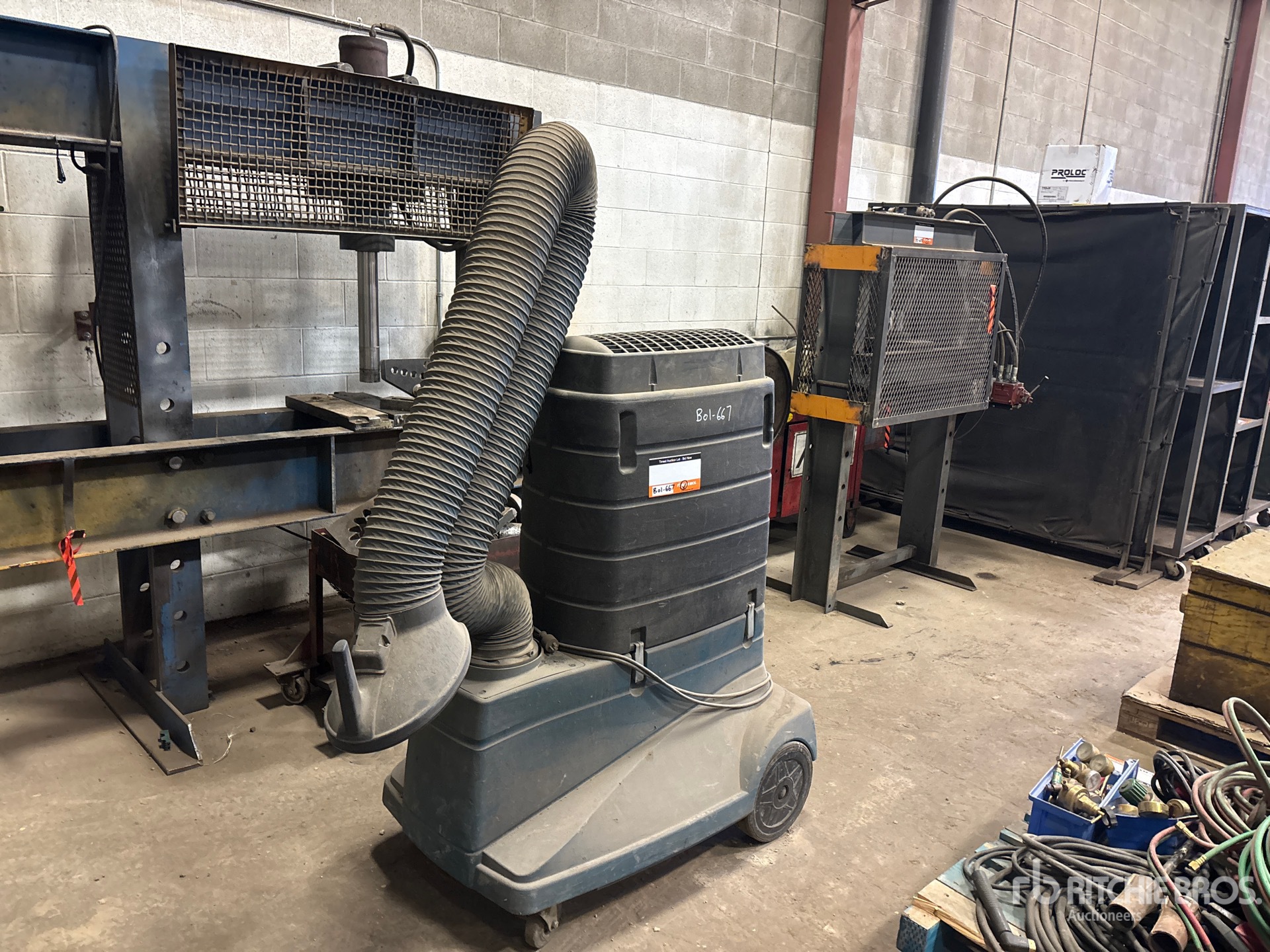 General Appearance with Foto, angolo anteriore sinistro