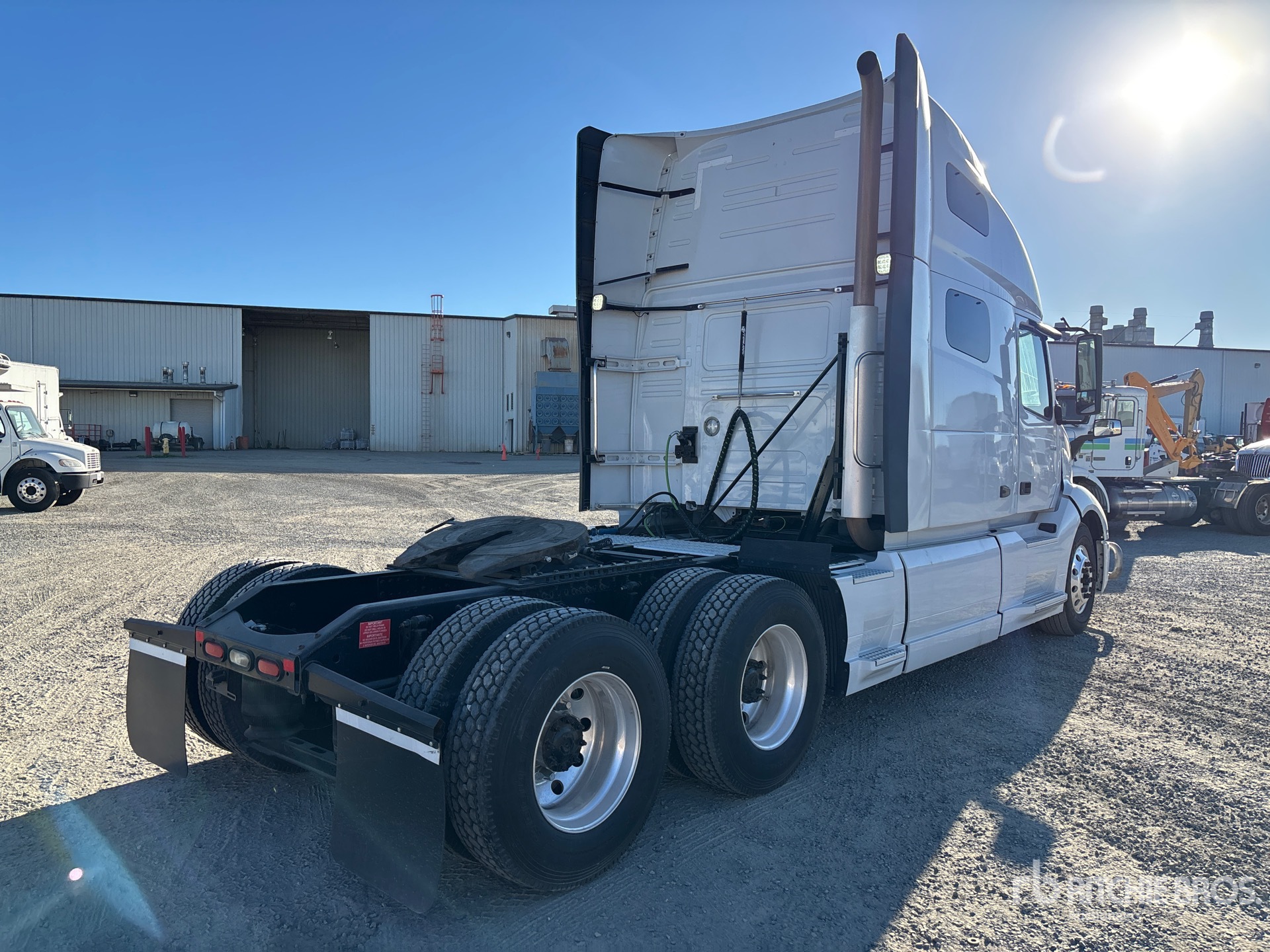 Aspect général with Image, coin arrière droit