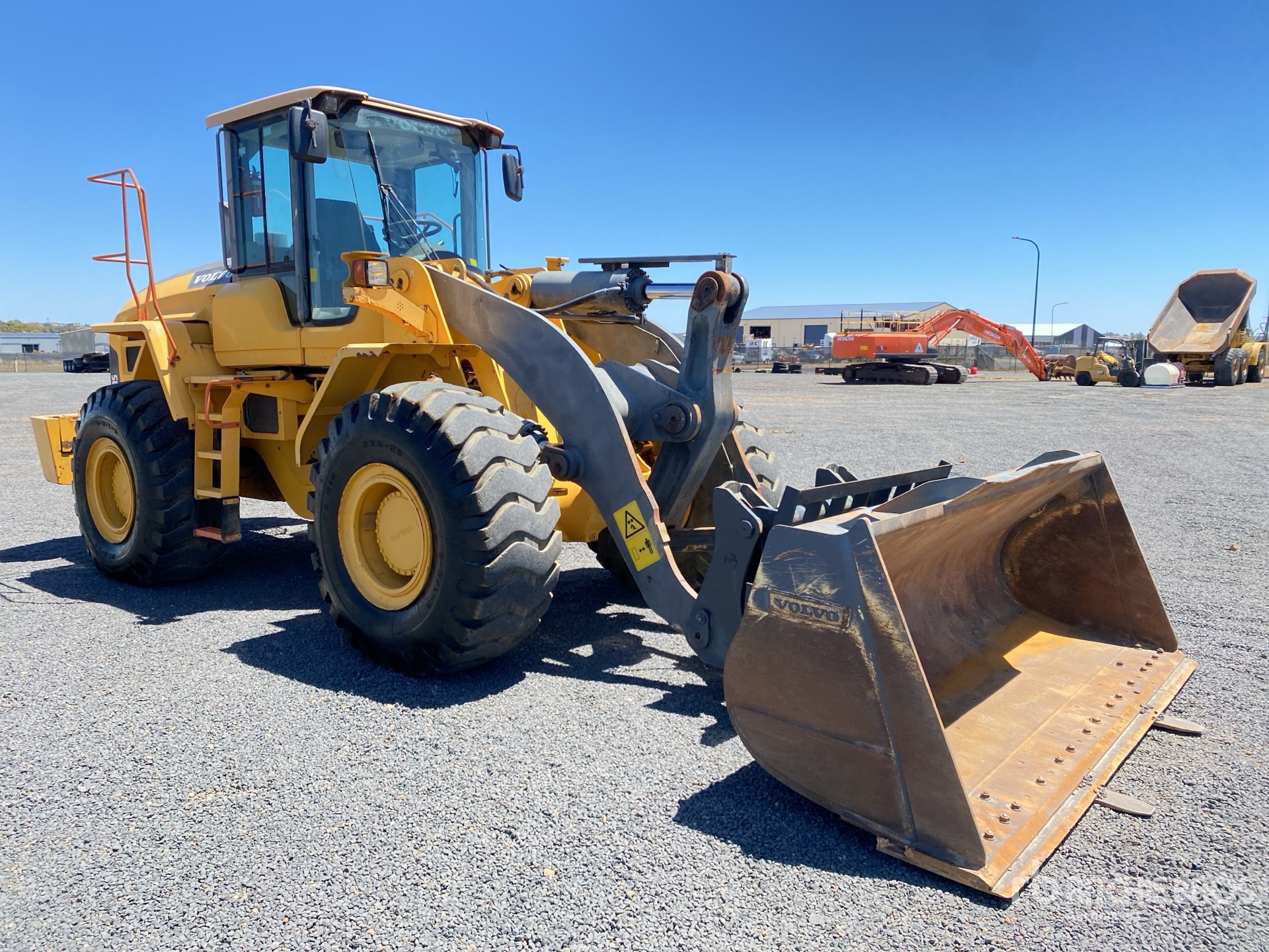 General Appearance with Picture, Right Front Corner