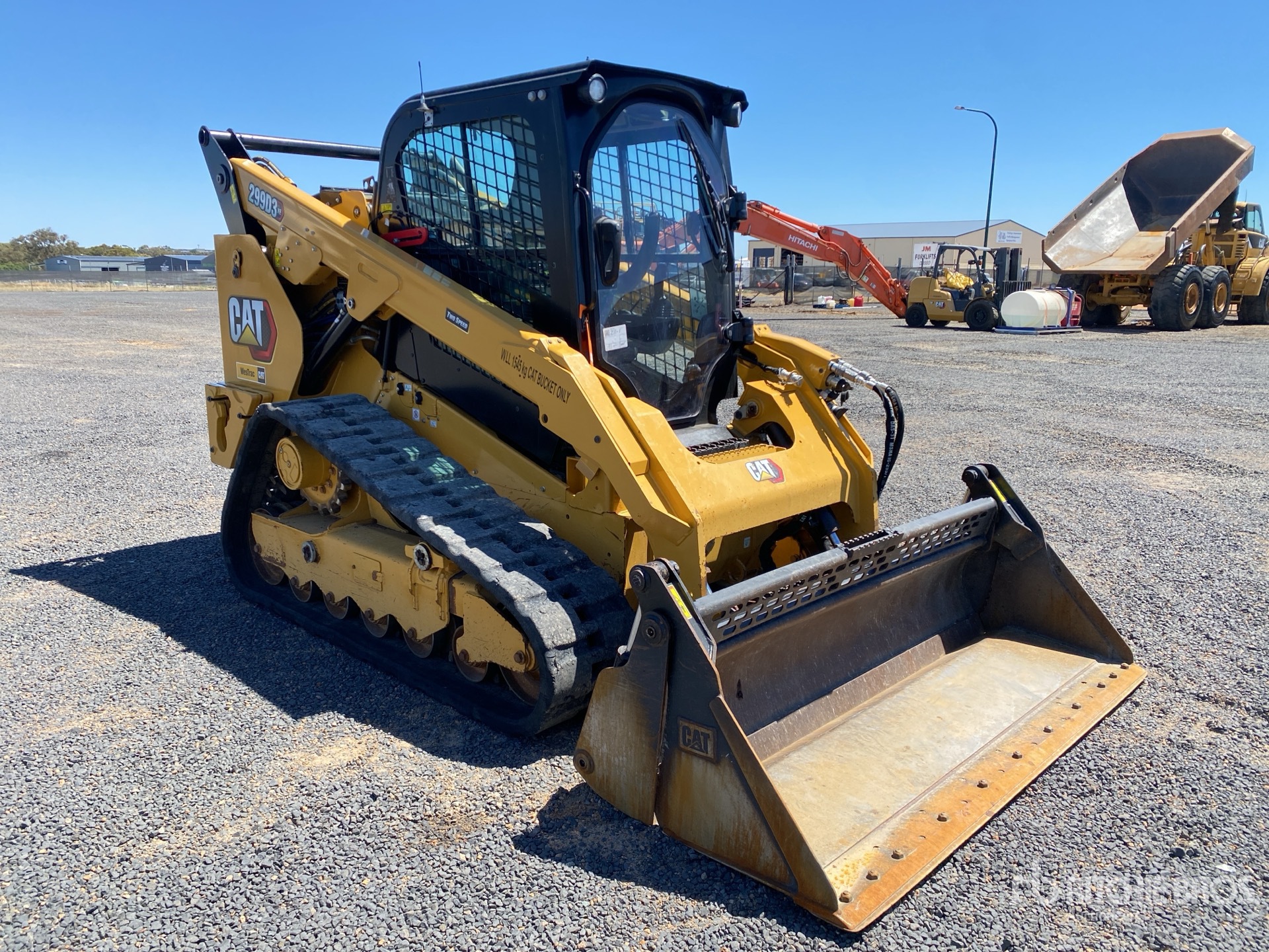 General Appearance with Bild, Ecke vorne rechts