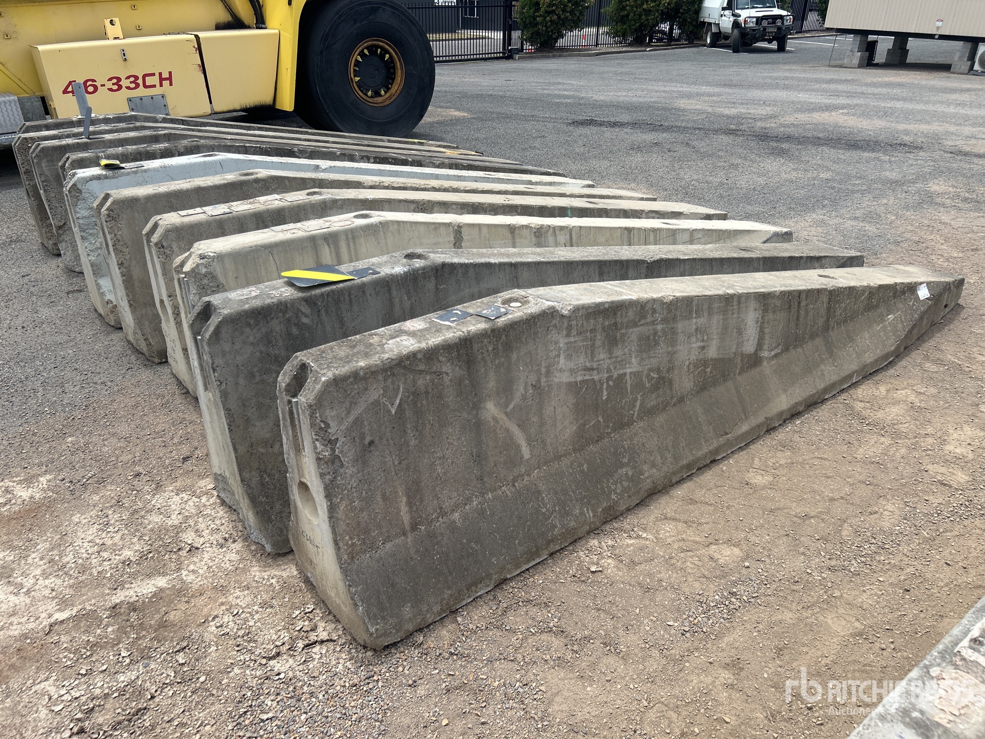 General Appearance with Foto, angolo anteriore sinistro