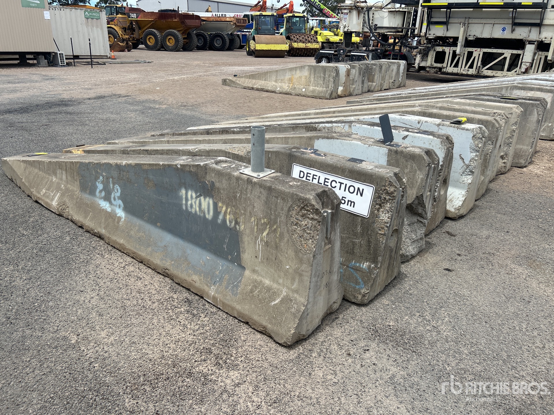 General Appearance with Foto, angolo posteriore sinistro