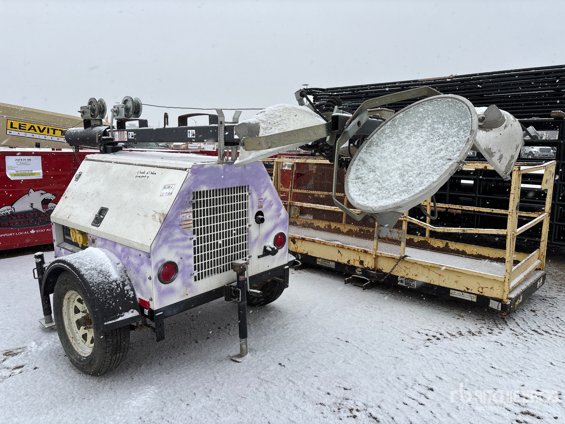 General Appearance with Bild, Ecke hinten links