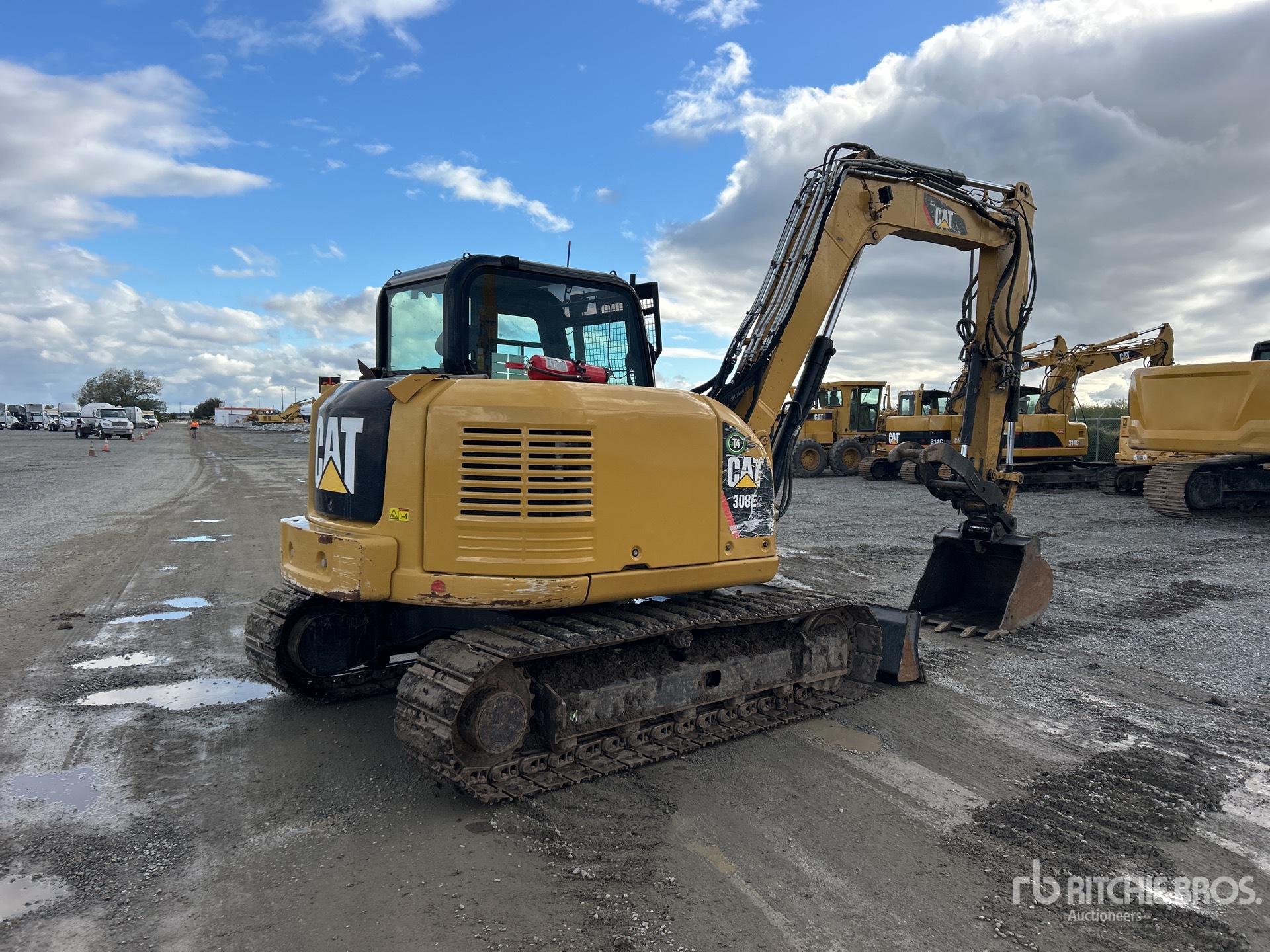 General Appearance with Picture, Right Rear Corner