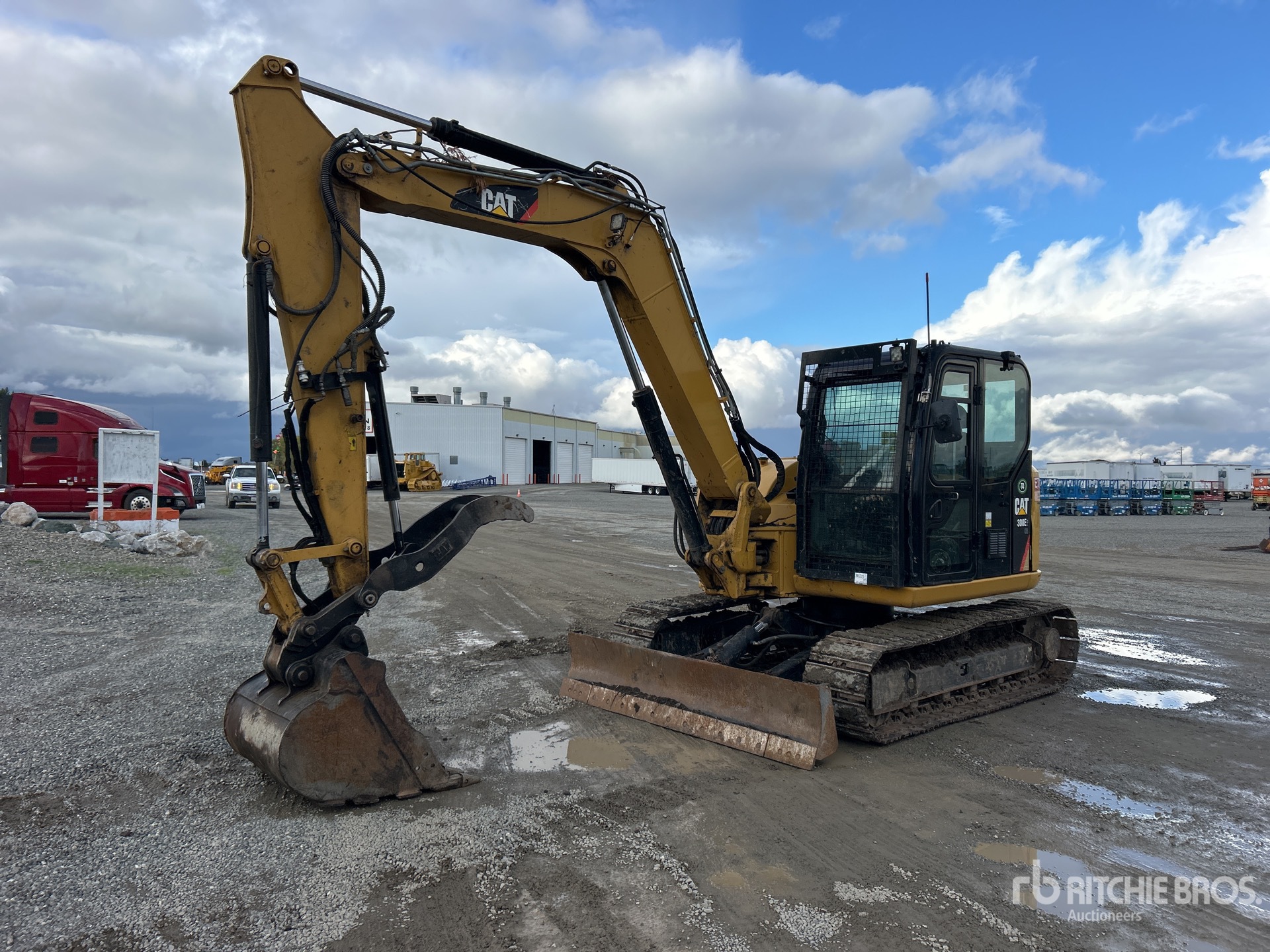 General Appearance with Picture, Left Front Corner