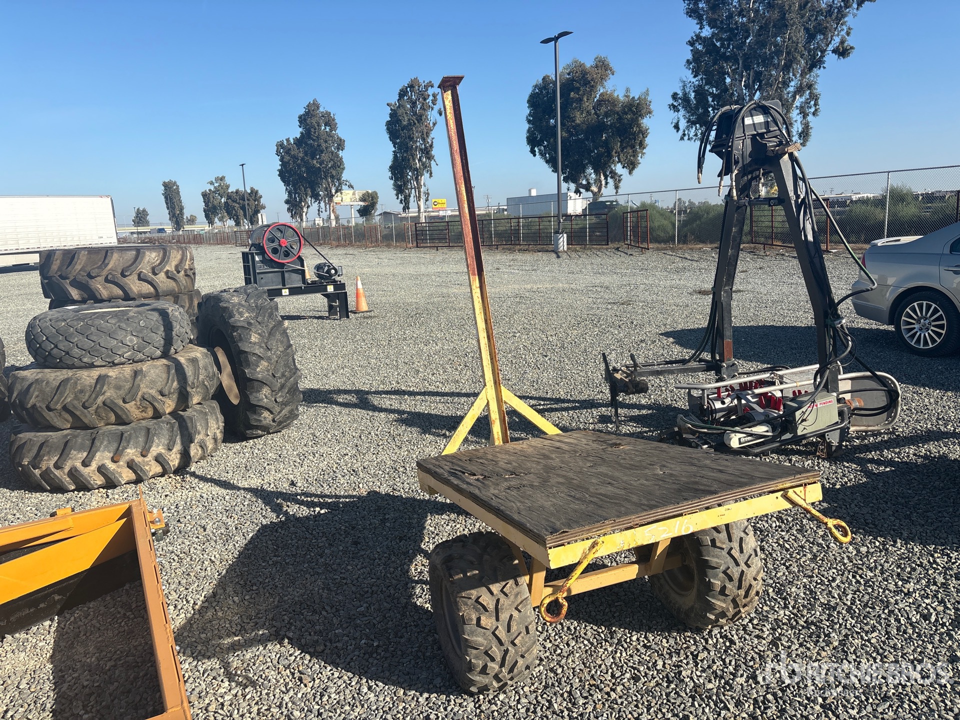 Aspect général with Image, coin arrière gauche