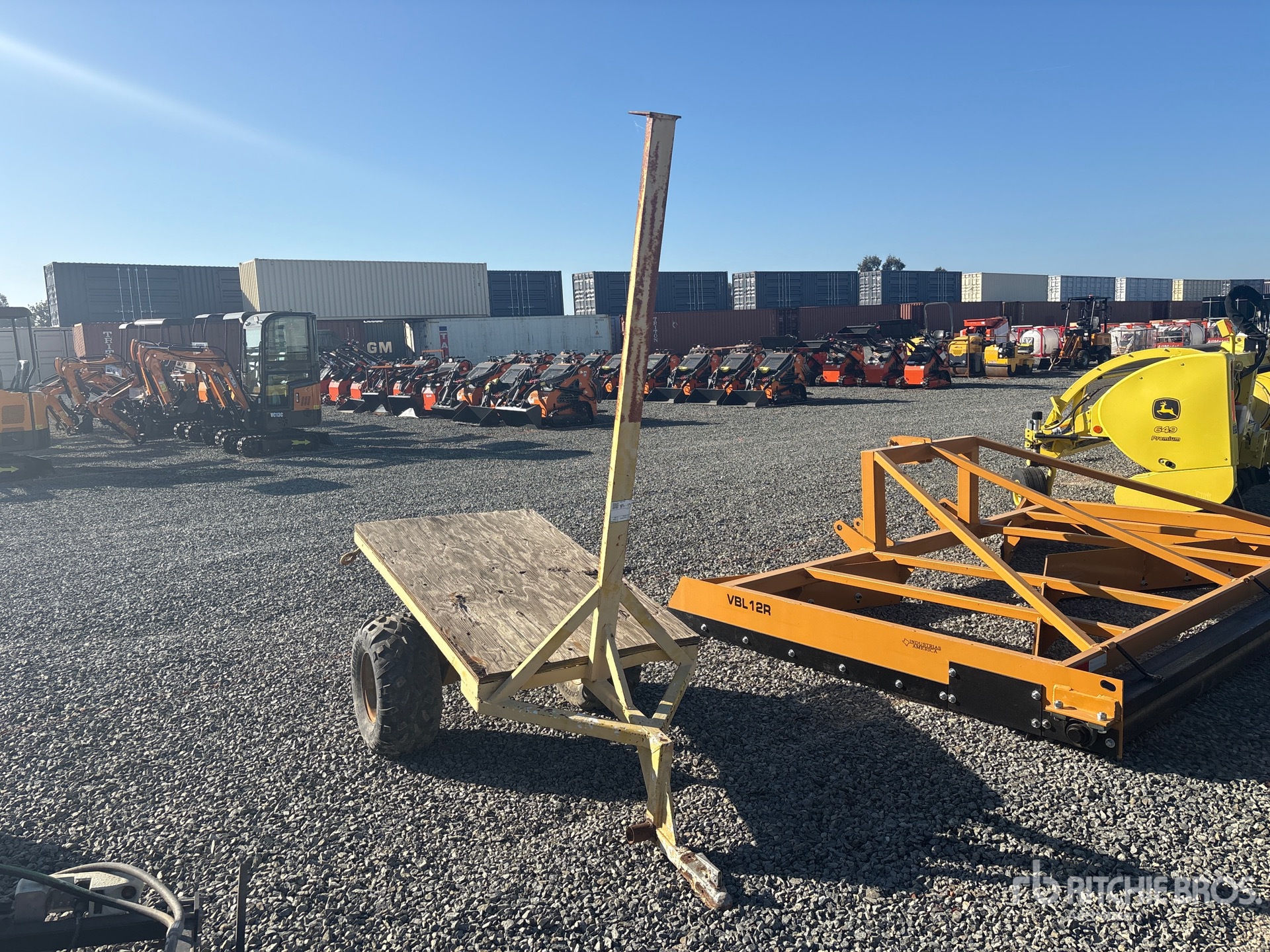 Aspect général with Image, coin avant droit