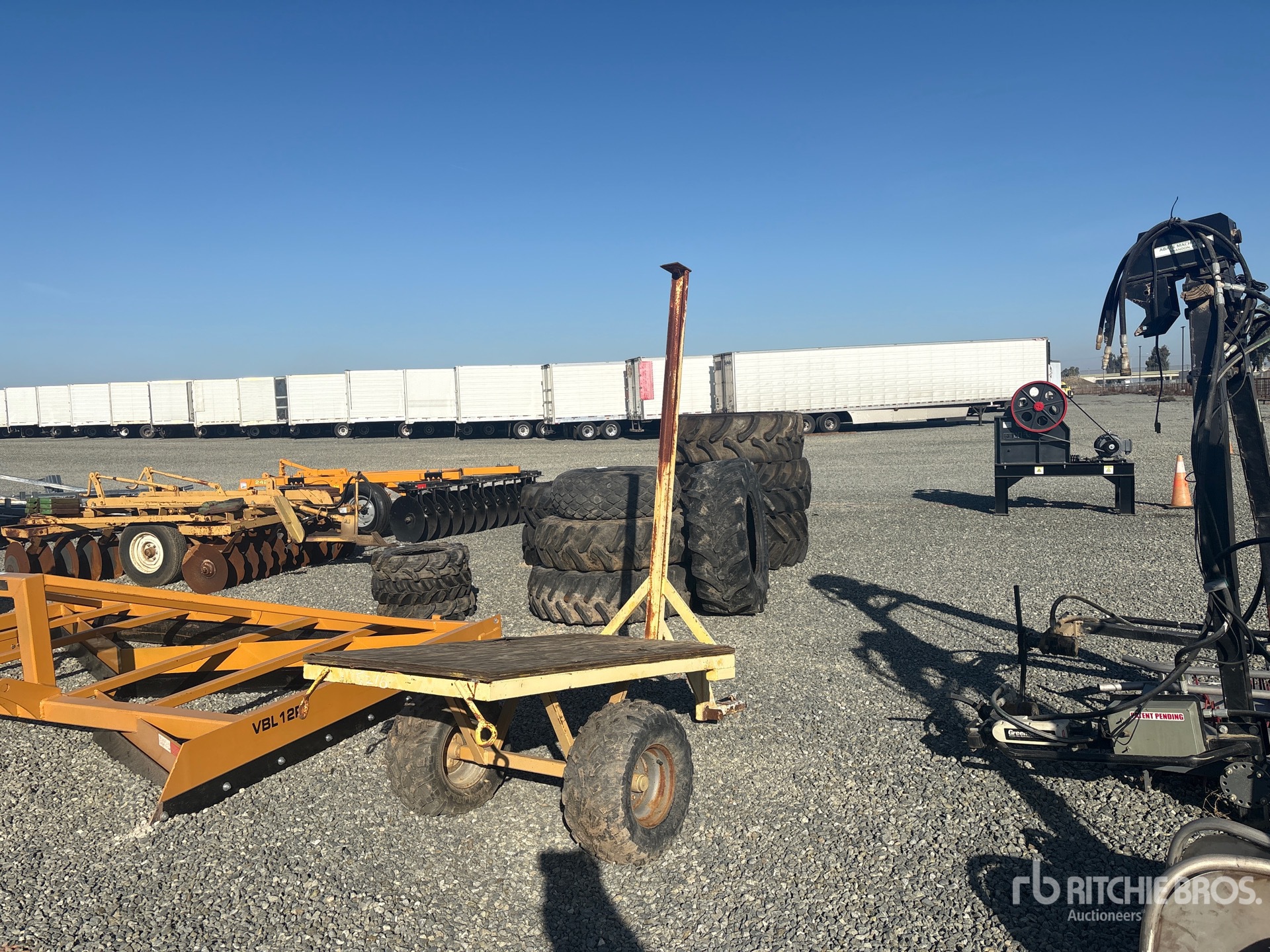 Aspect général with Image, coin arrière droit