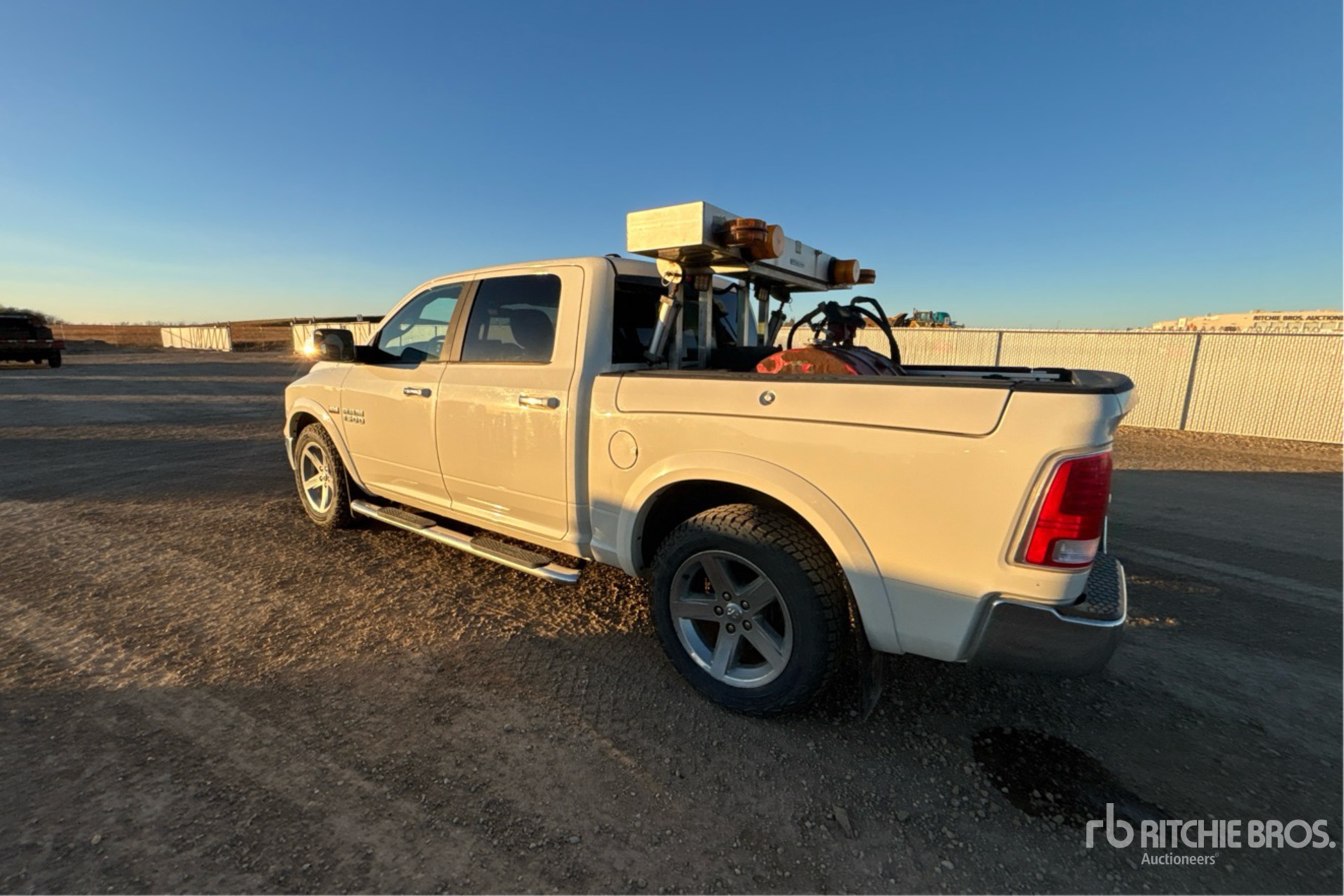 Aspect général with Image, coin arrière gauche