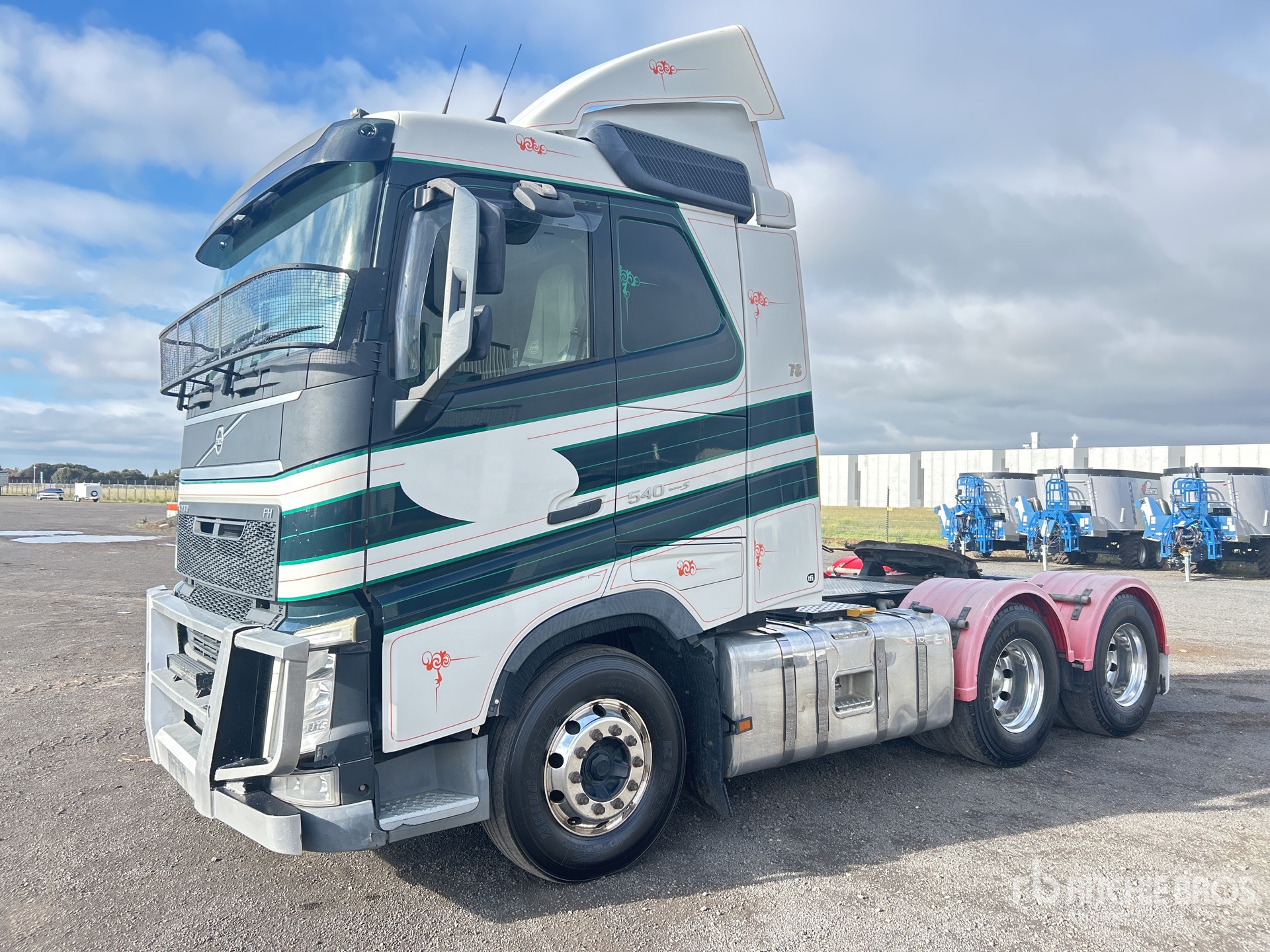 General Appearance with Picture, Right Front Corner