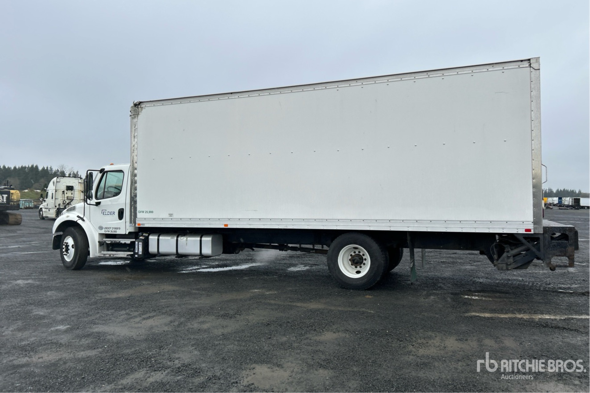 General Appearance with Bild, Ecke hinten links