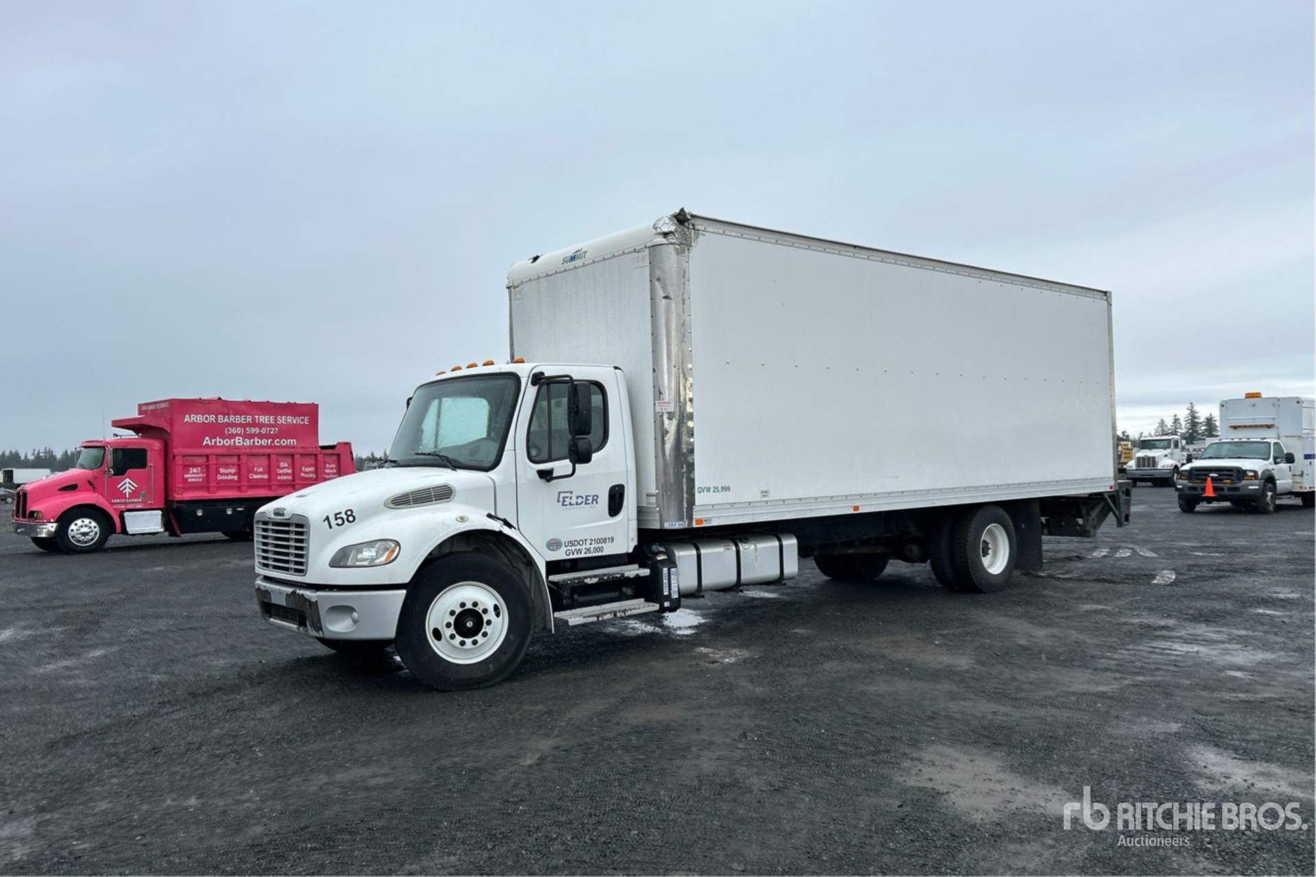 General Appearance with Bild, Ecke vorne links